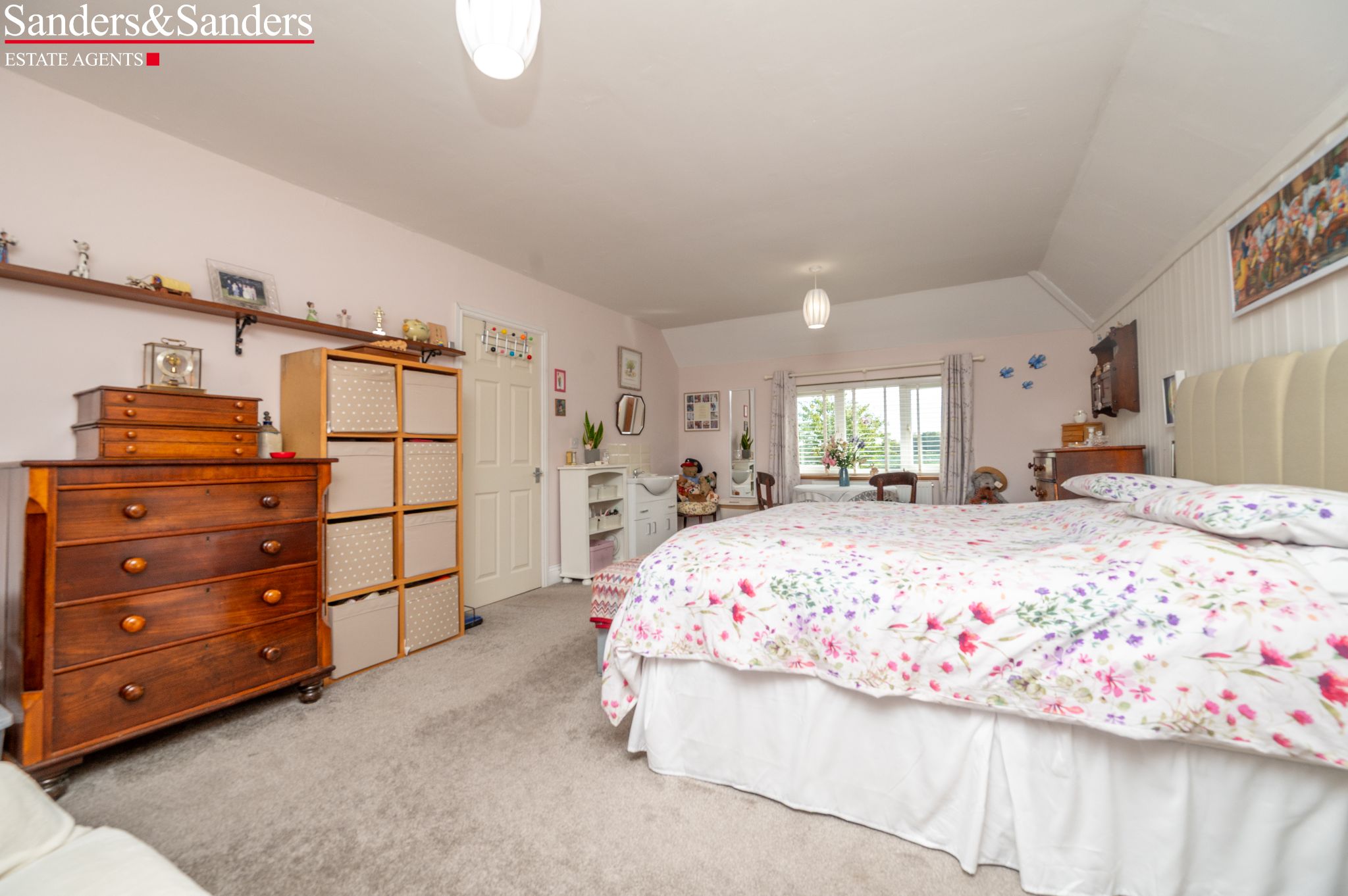 4 bedroom semi-detached house SSTC in Bidford-on-avon, Alcester - Photograph 17
