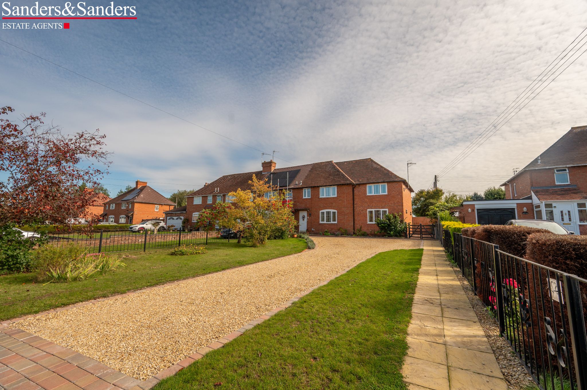 4 bedroom semi-detached house SSTC in Bidford-on-avon, Alcester - Photograph 31