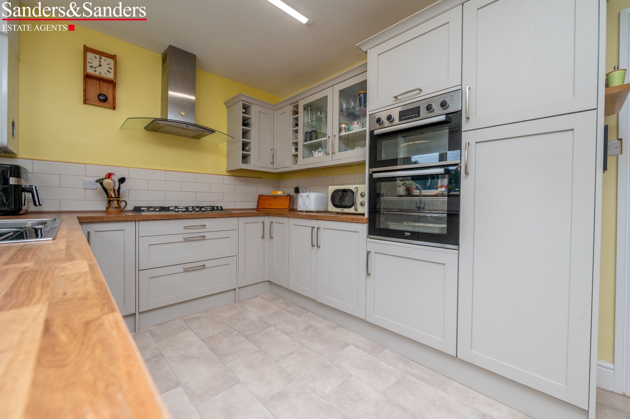 4 bedroom semi-detached house SSTC in Bidford-on-avon, Alcester - Photograph 10