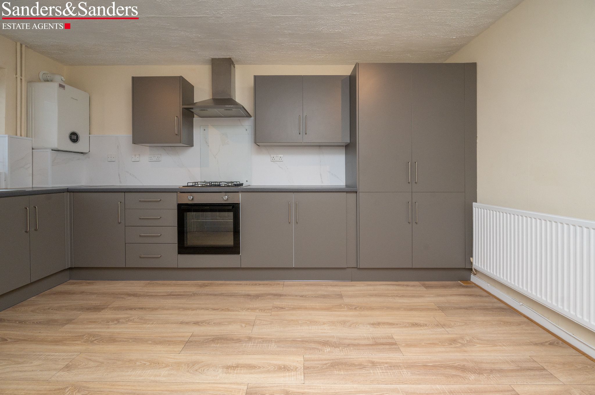 3 bedroom mid terraced house Let Agreed Alcester - Photograph 3