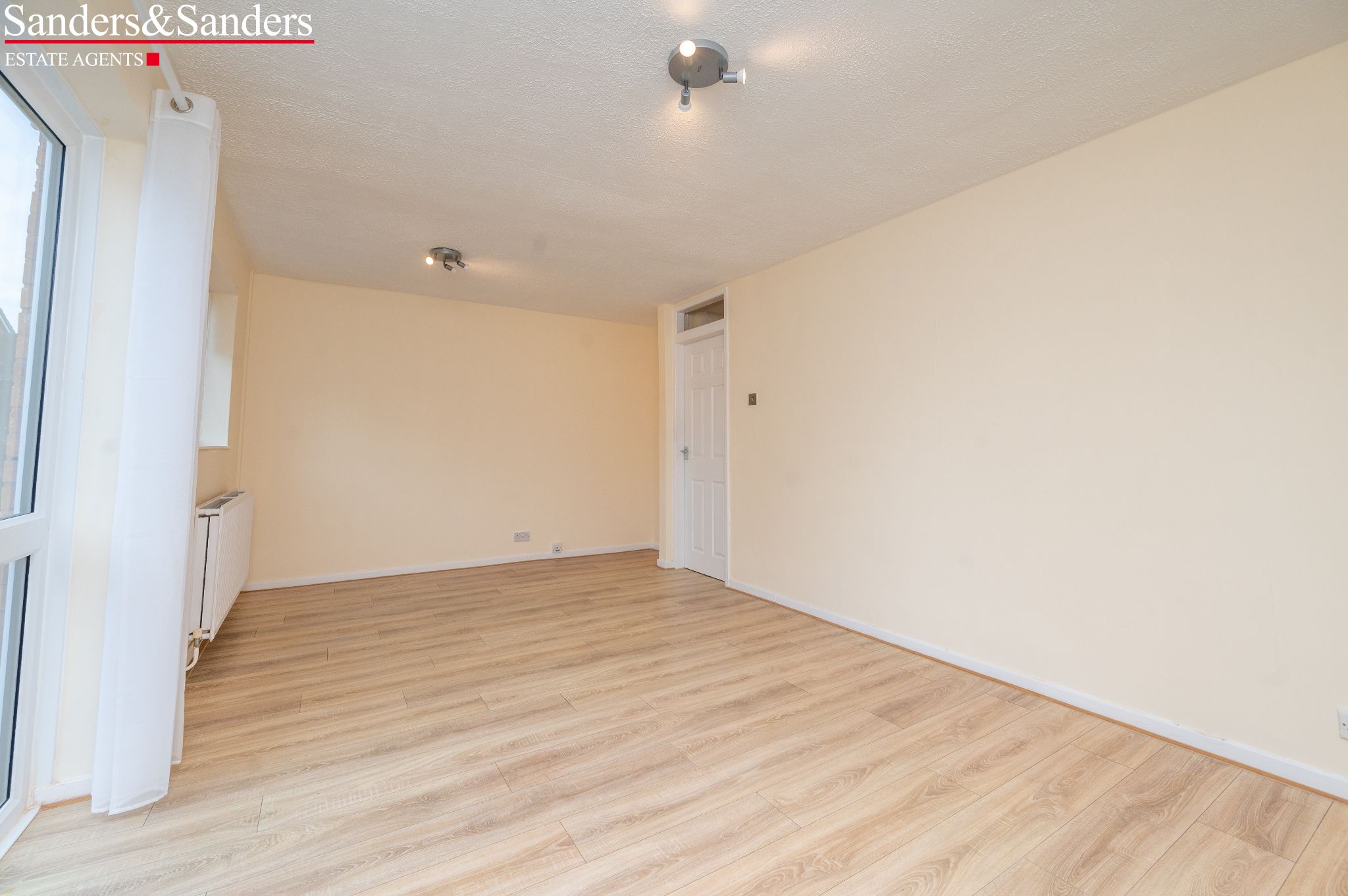 3 bedroom mid terraced house Let Agreed Alcester - Photograph 9