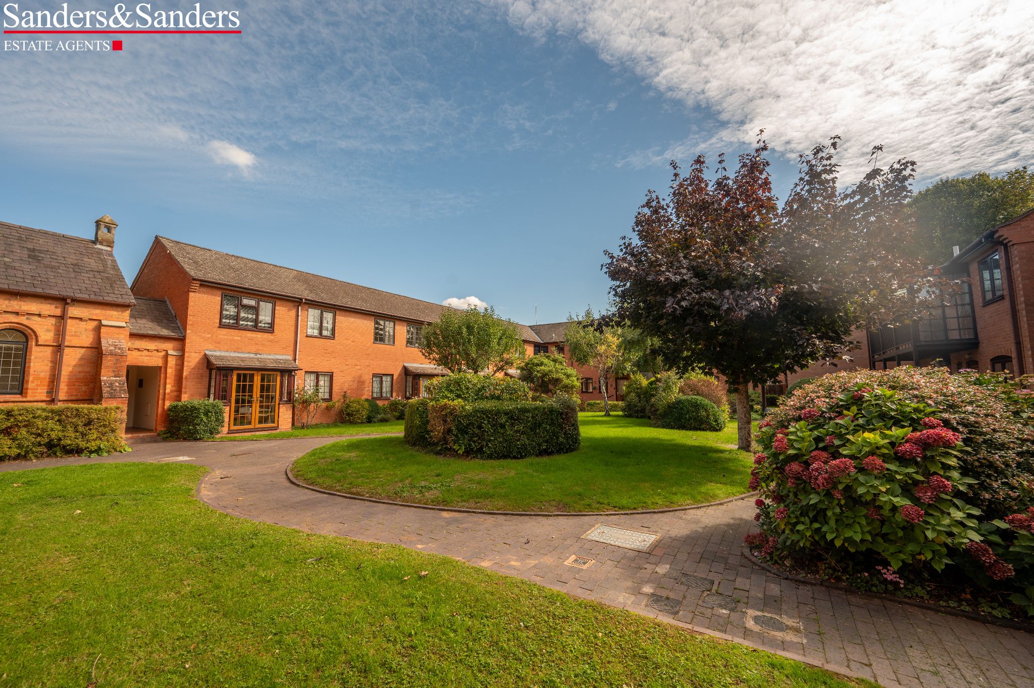 1 bedroom apartment flat/apartment SSTC Alcester - Photograph 13