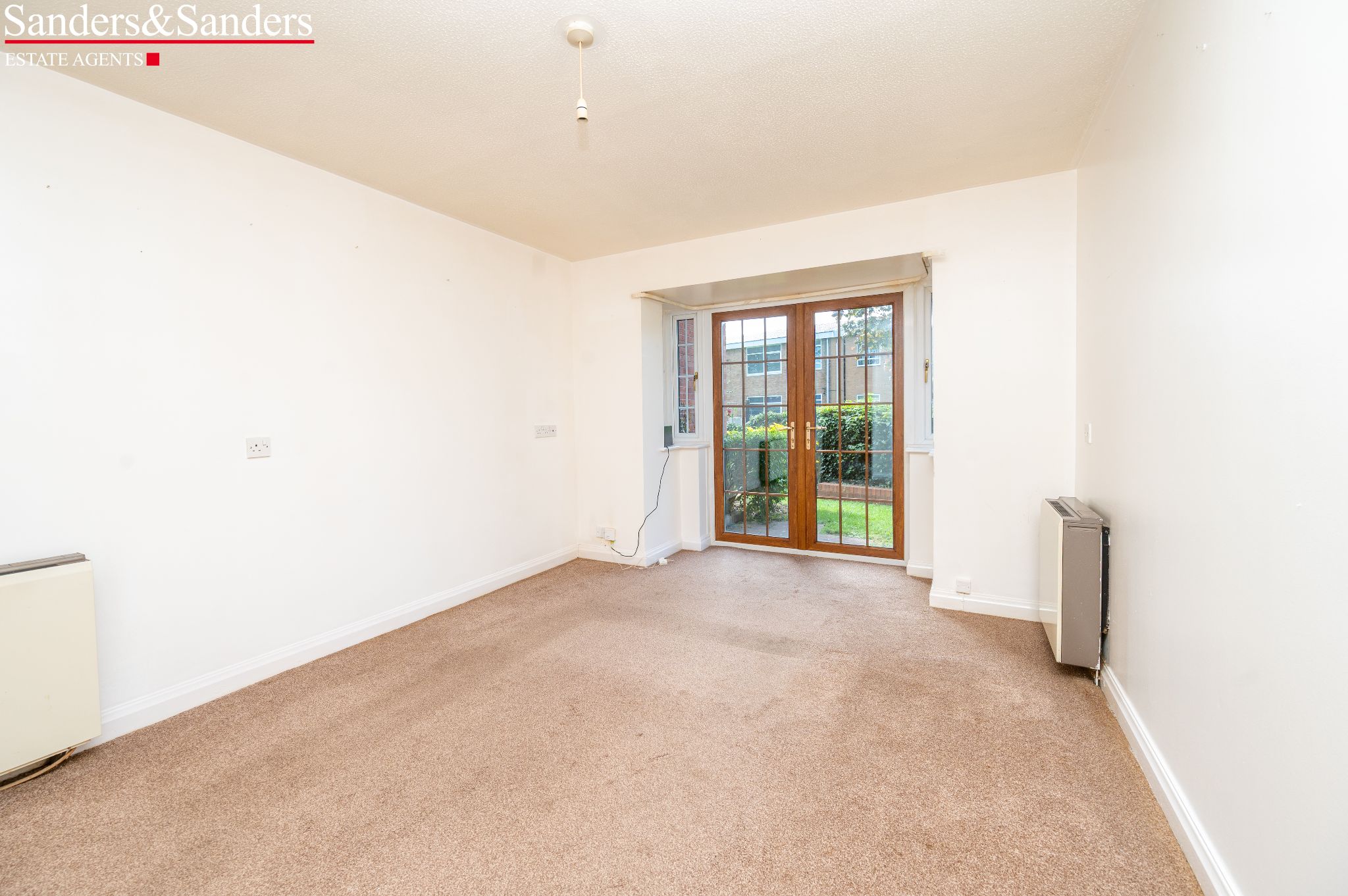 1 bedroom apartment flat/apartment SSTC Alcester - Photograph 2