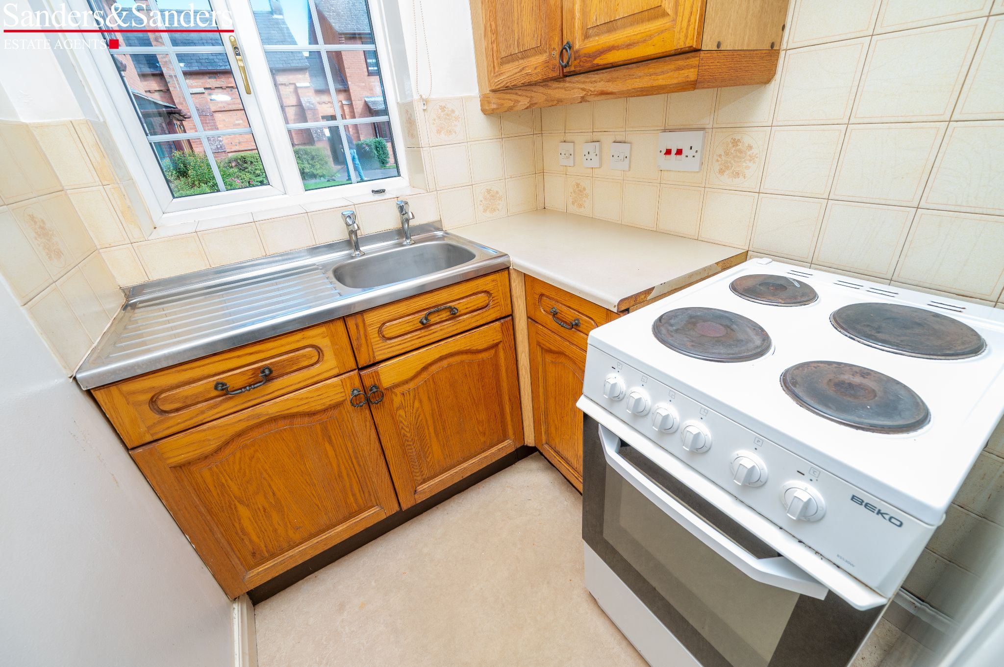 1 bedroom apartment flat/apartment SSTC Alcester - Photograph 6