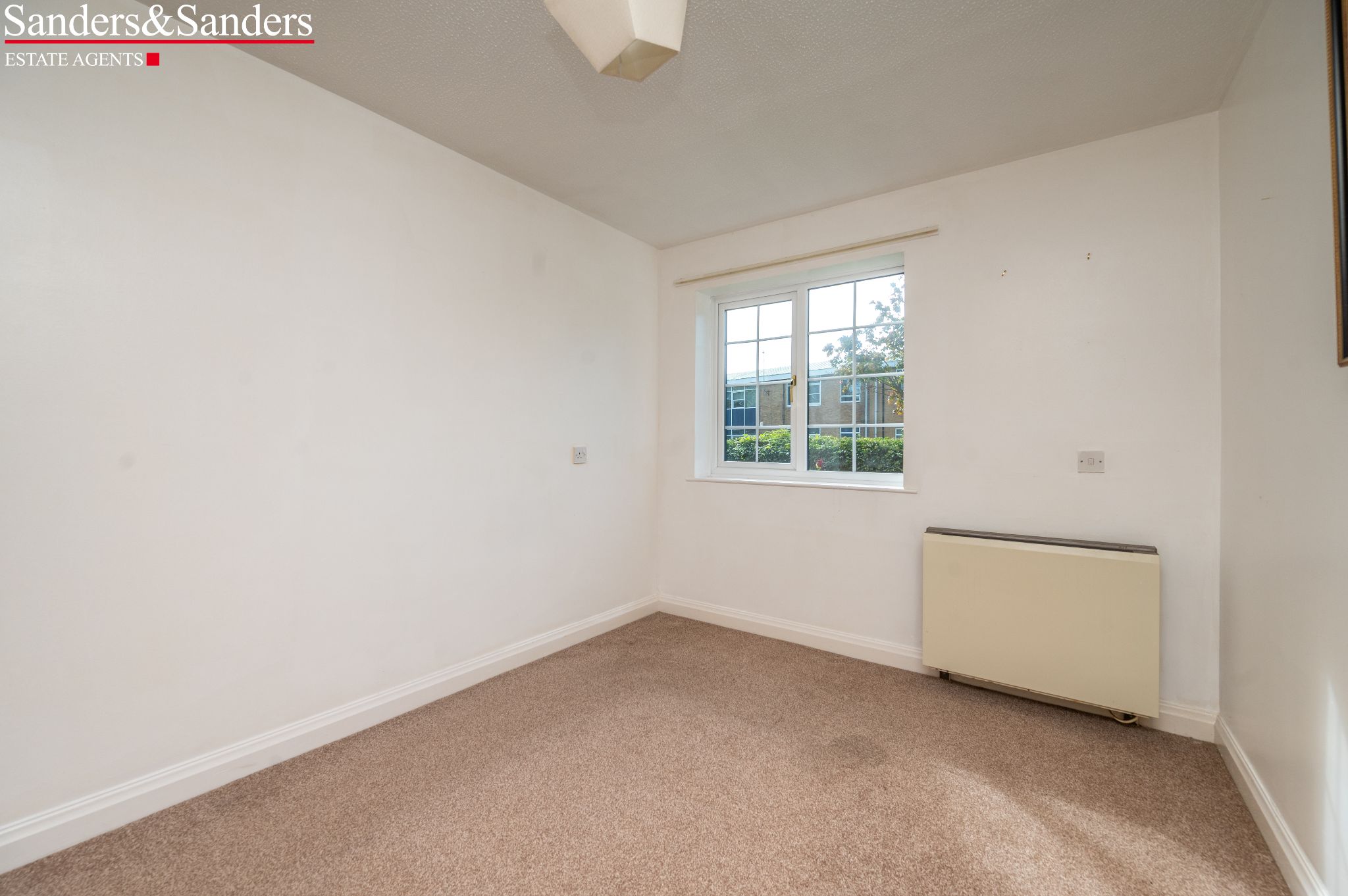 1 bedroom apartment flat/apartment SSTC Alcester - Photograph 8