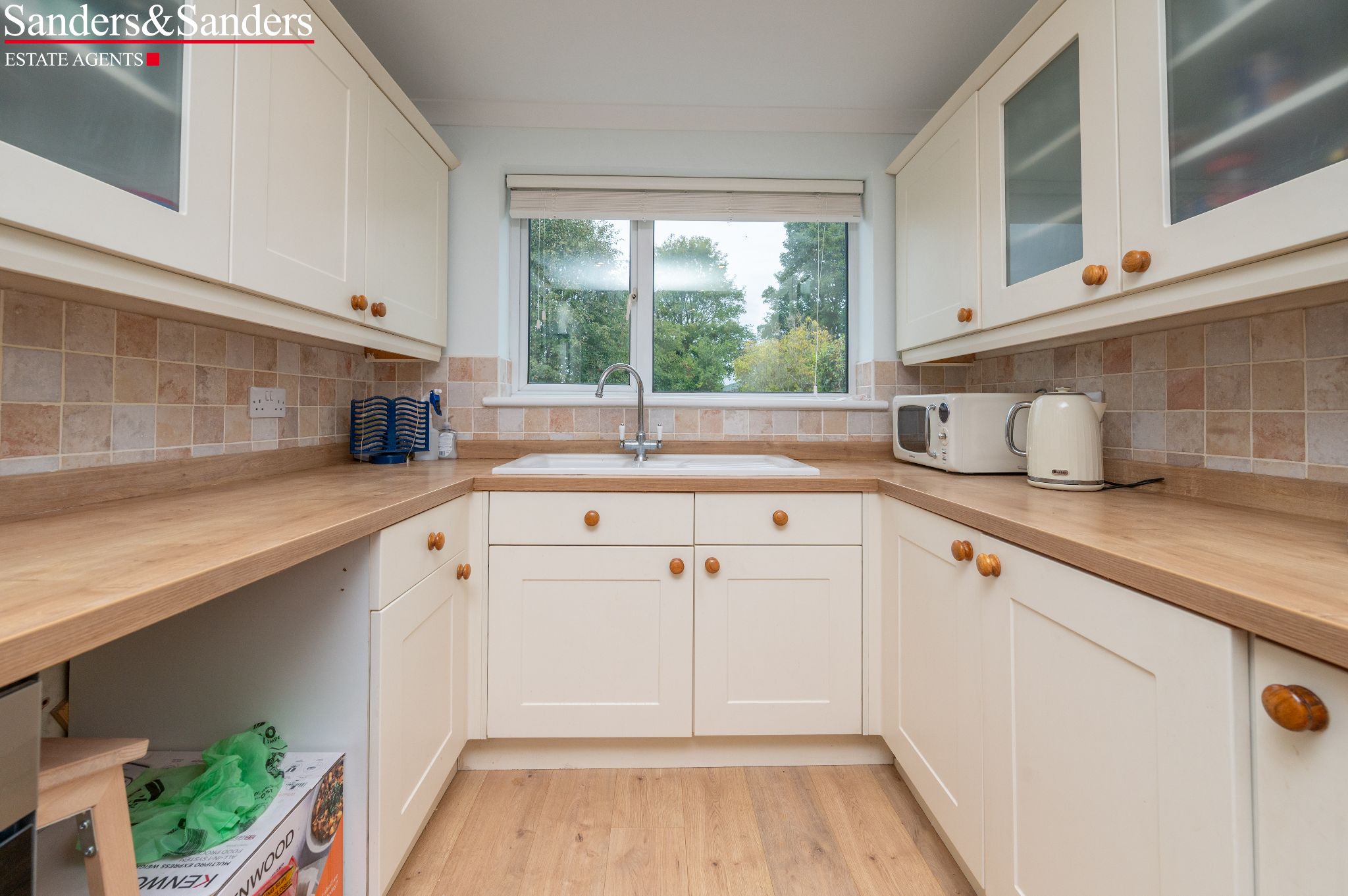 3 bedroom semi-detached house For Sale in Great Alne, Alcester - Photograph 17