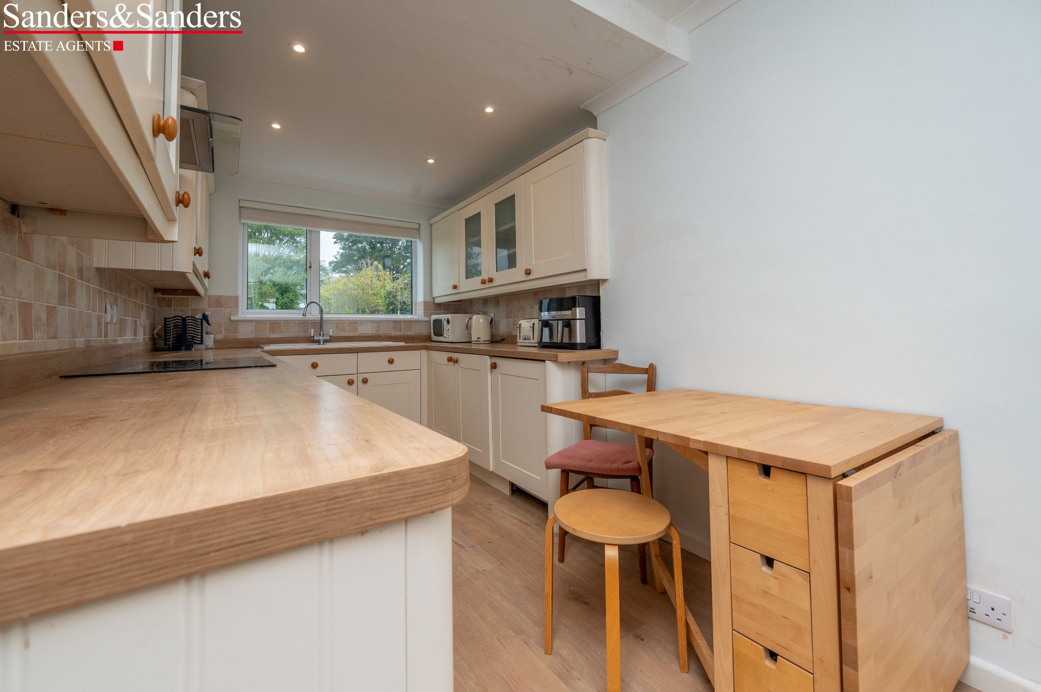 3 bedroom semi-detached house For Sale in Great Alne, Alcester - Photograph 16
