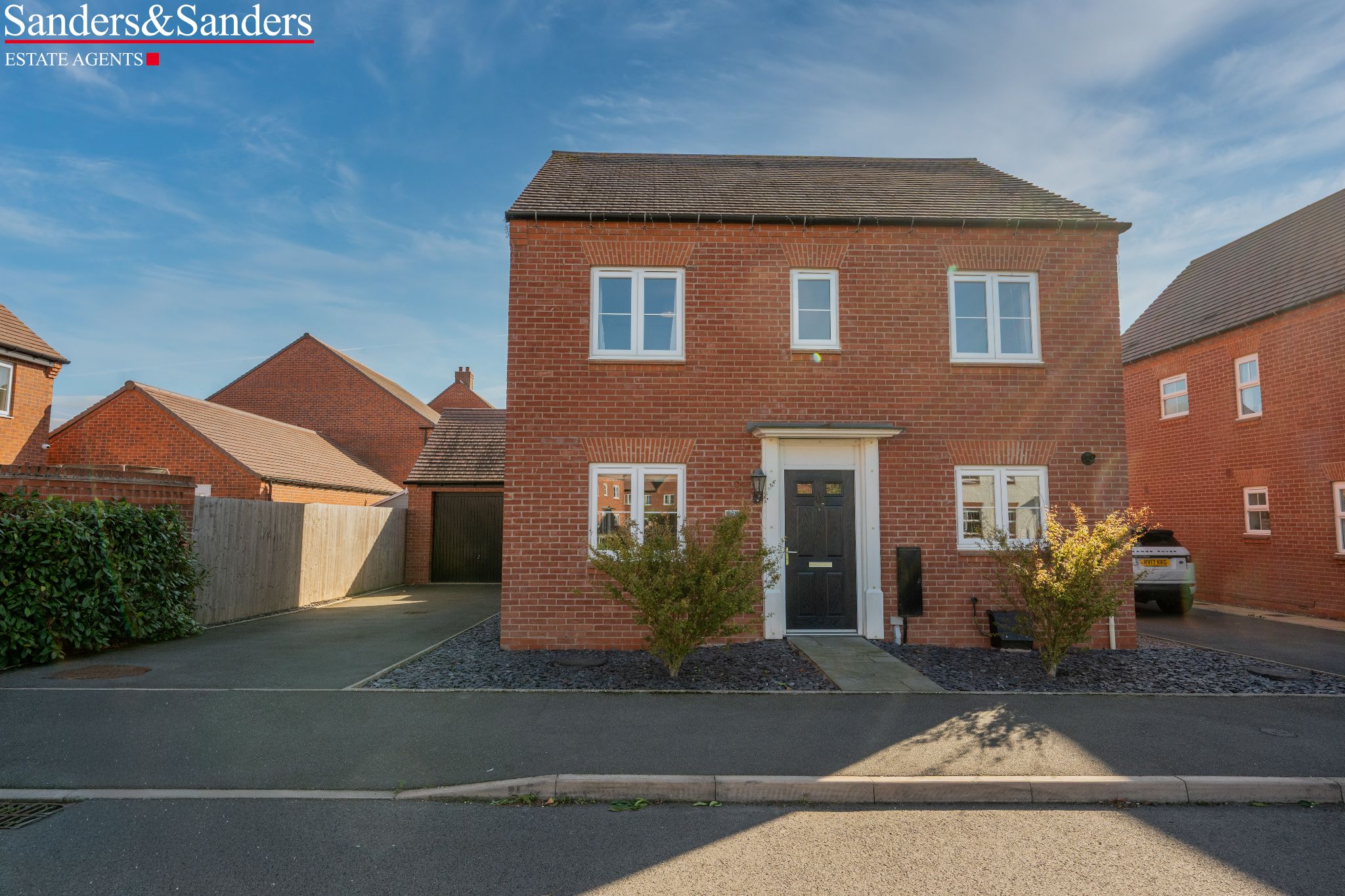 4 bedroom detached house For Sale in Bidford On Avon, Alcester - Photograph 1
