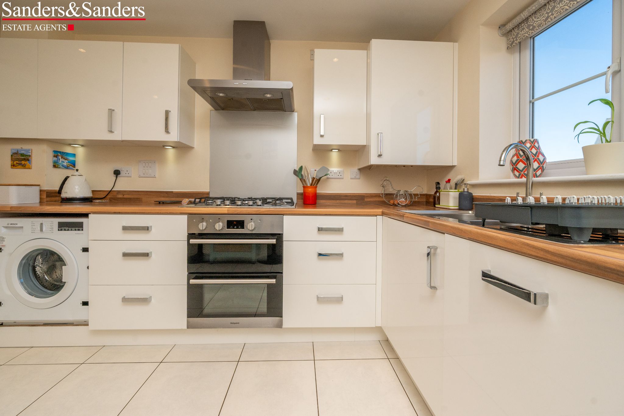 4 bedroom detached house For Sale in Bidford On Avon, Alcester - Photograph 8