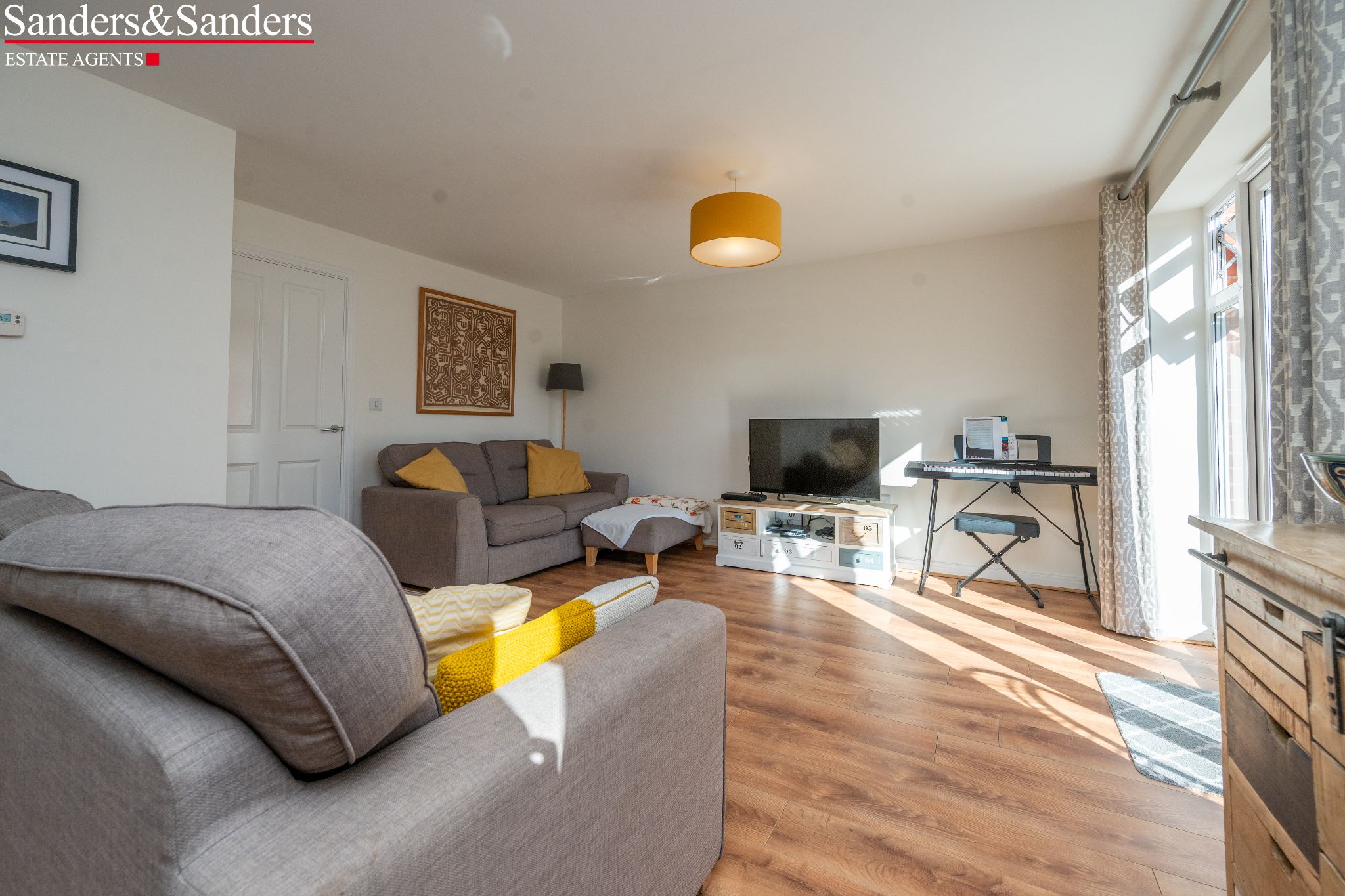 4 bedroom detached house For Sale in Bidford On Avon, Alcester - Photograph 4