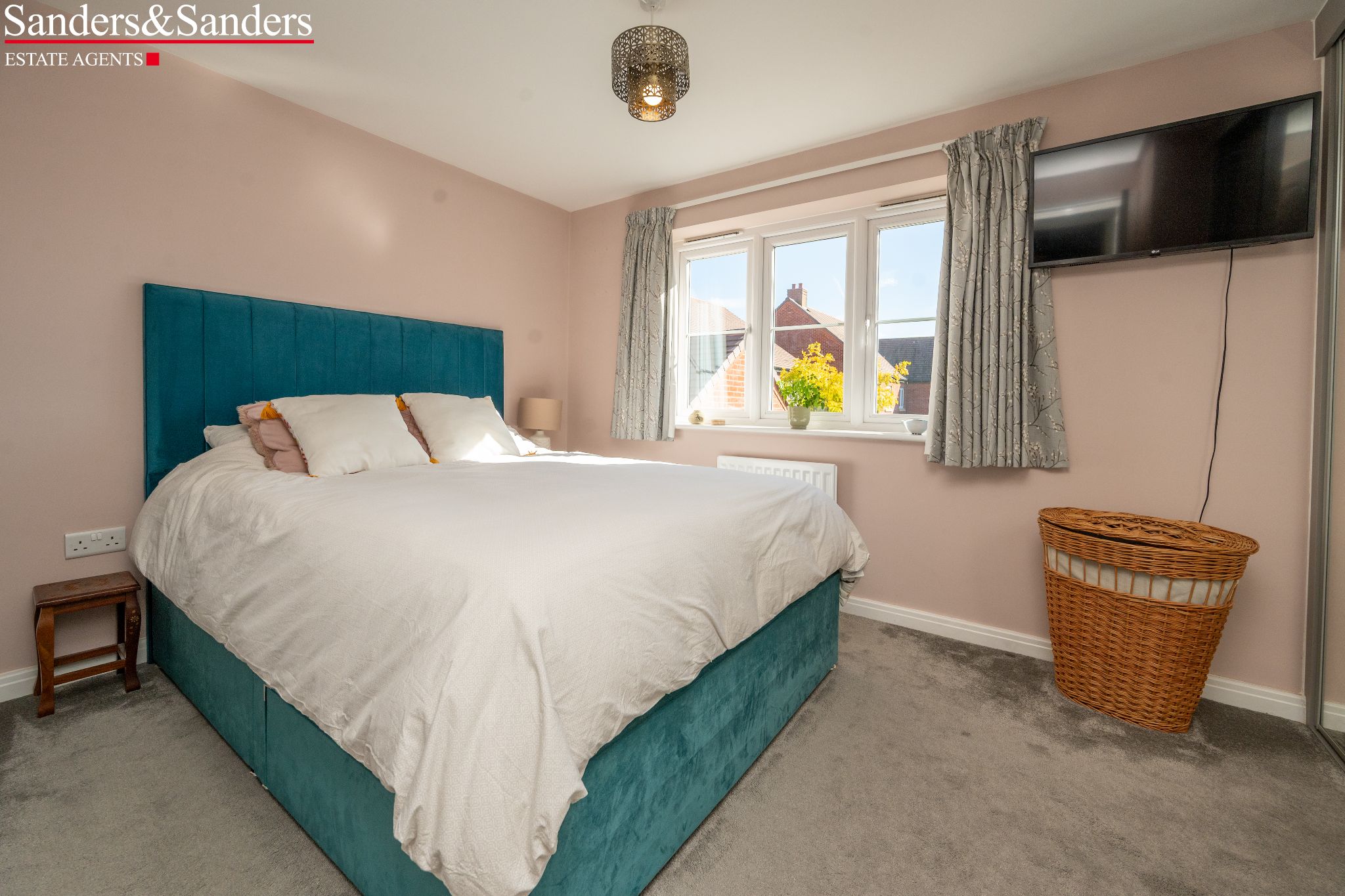 4 bedroom detached house For Sale in Bidford On Avon, Alcester - Photograph 15