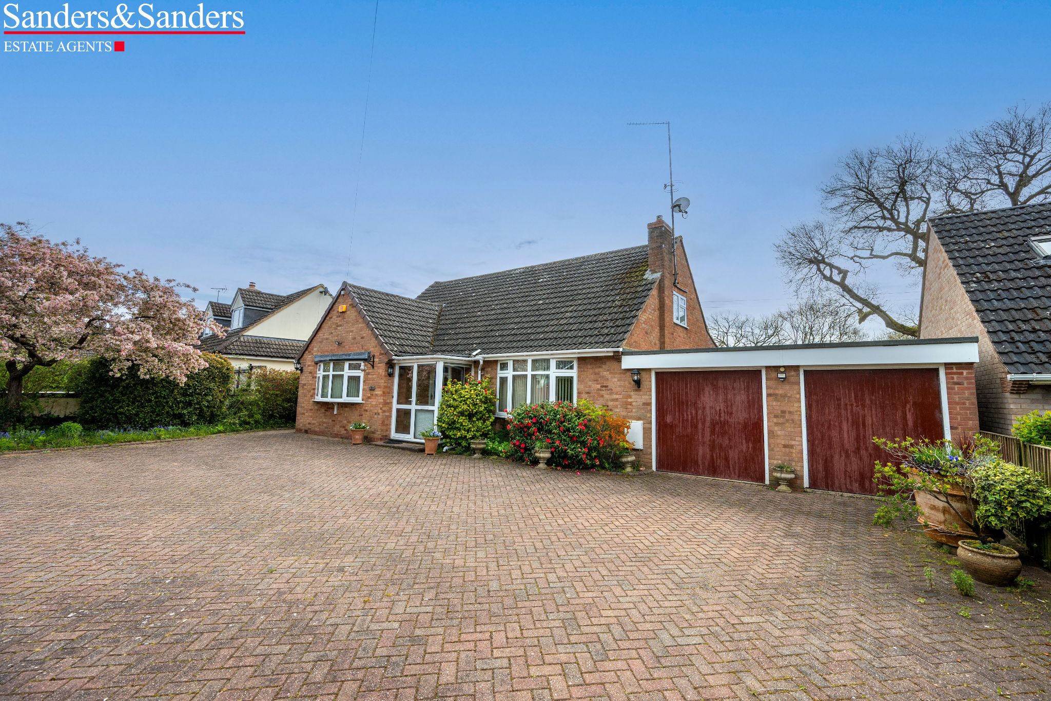 3 bedroom detached dormer house For Sale in Sambourne, Redditch - Photograph 1