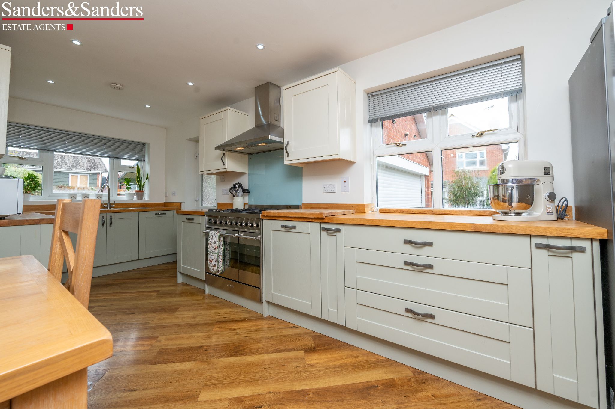 4 bedroom detached house To Let in Inkberrow, Worcester - Photograph 11