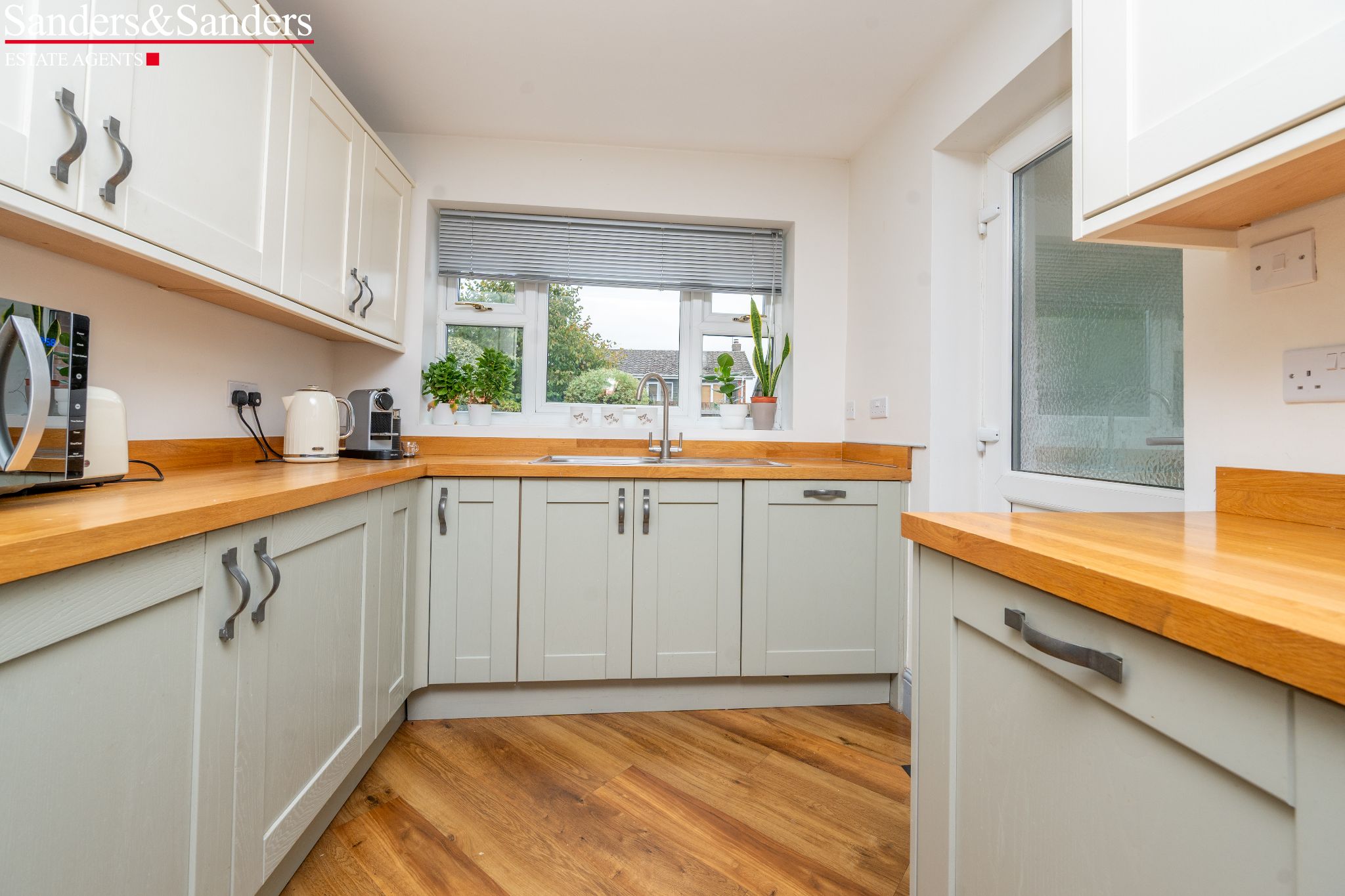 4 bedroom detached house To Let in Inkberrow, Worcester - Photograph 13