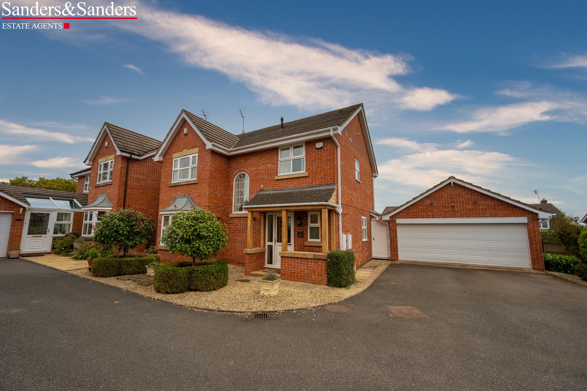4 bedroom detached house To Let in Inkberrow, Worcester - Photograph 1