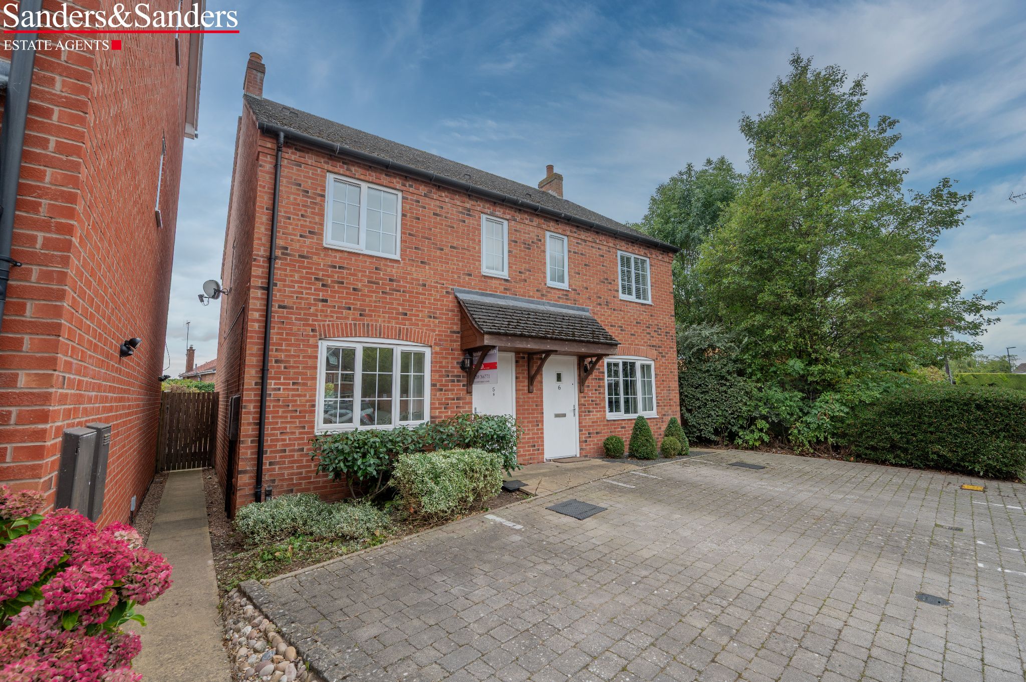 3 bedroom semi-detached house For Sale Alcester - Property photograph