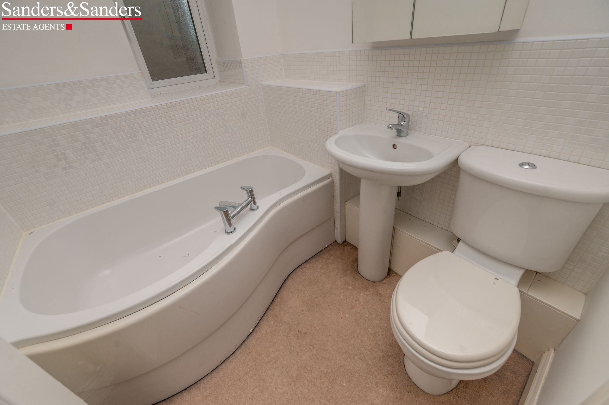 3 bedroom semi-detached house For Sale Alcester - Photograph 18