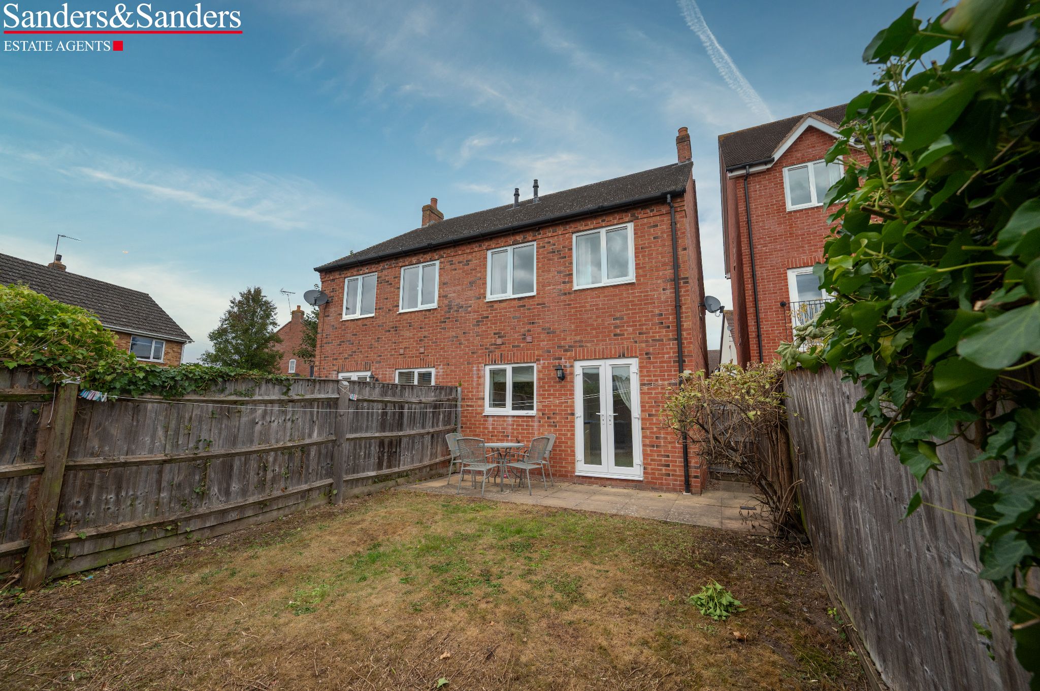 3 bedroom semi-detached house For Sale Alcester - Photograph 20