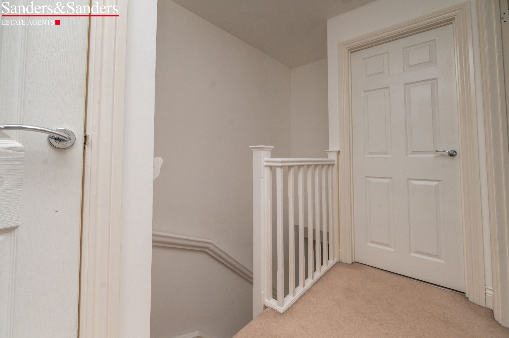 3 bedroom semi-detached house For Sale Alcester - Photograph 10