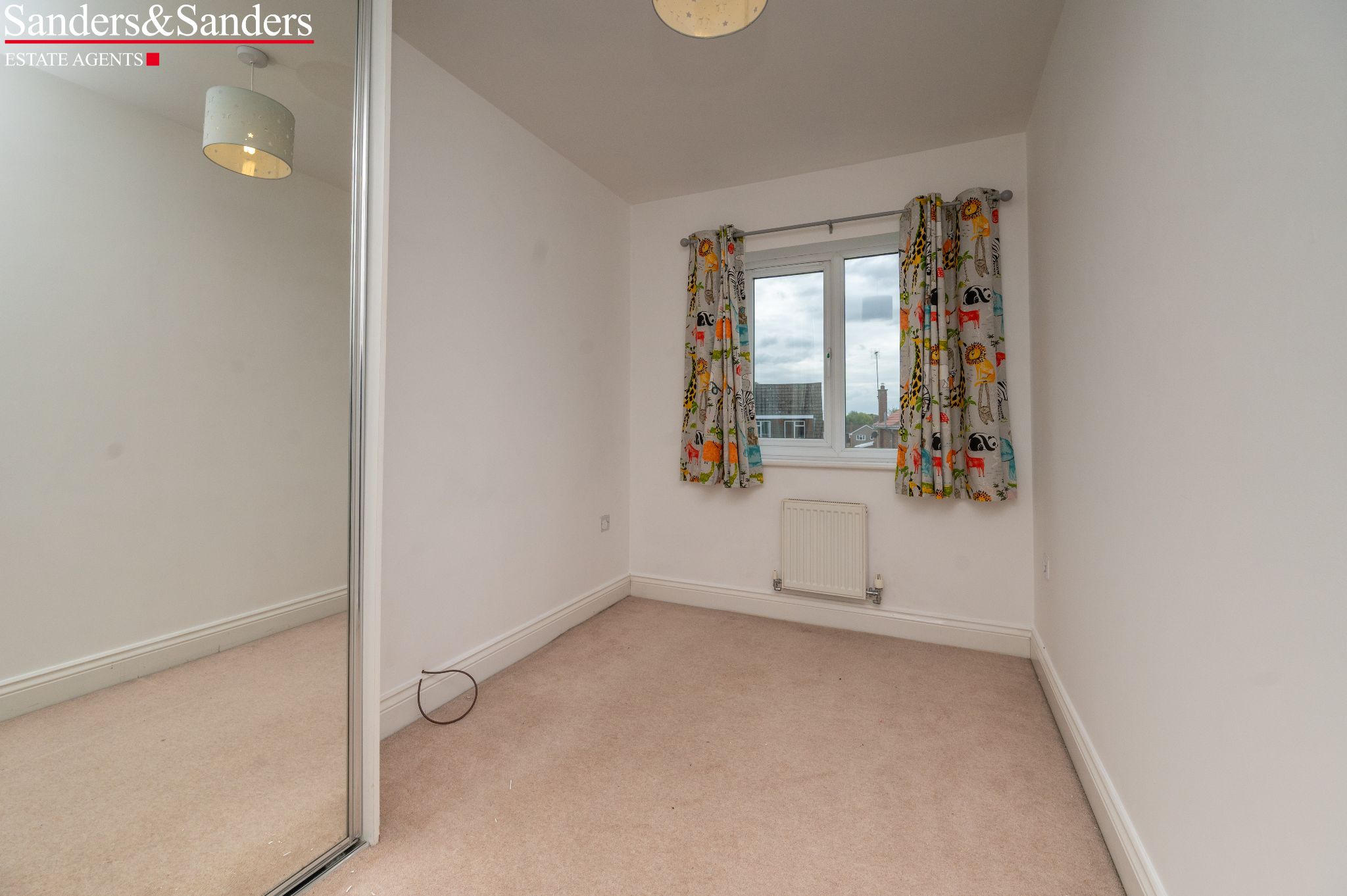 3 bedroom semi-detached house For Sale Alcester - Photograph 15