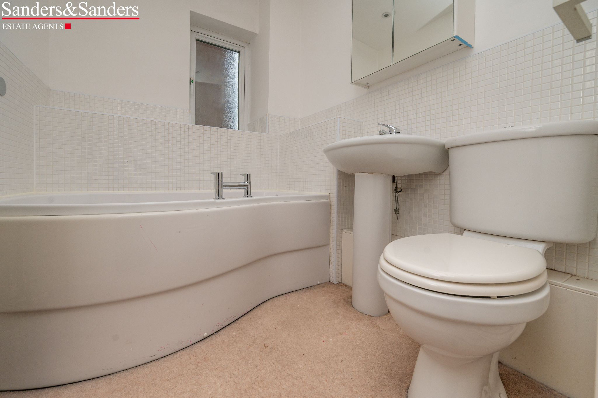3 bedroom semi-detached house For Sale Alcester - Photograph 19