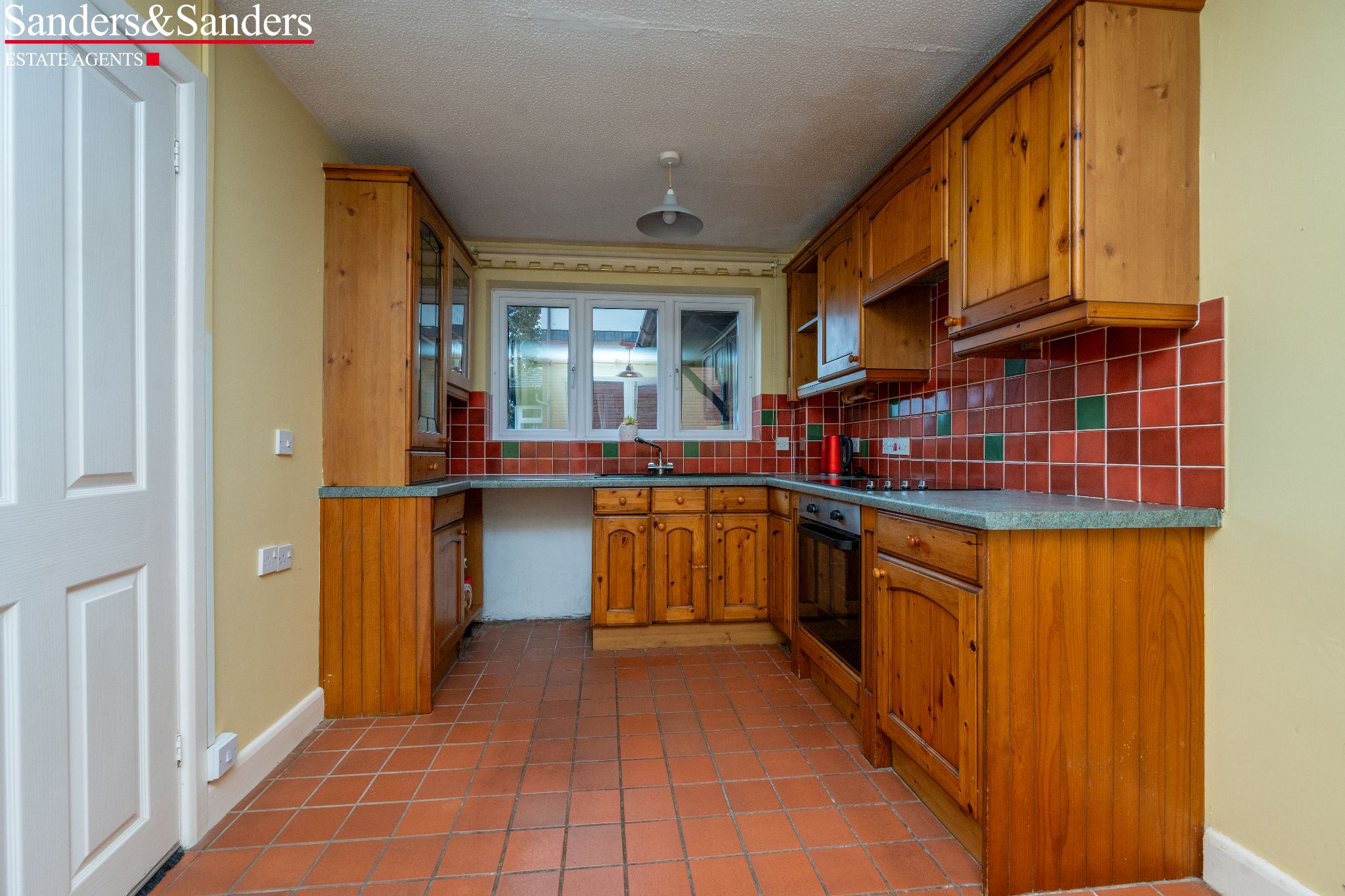 2 bedroom semi-detached house For Sale in Salford Priors, Evesham - Photograph 7