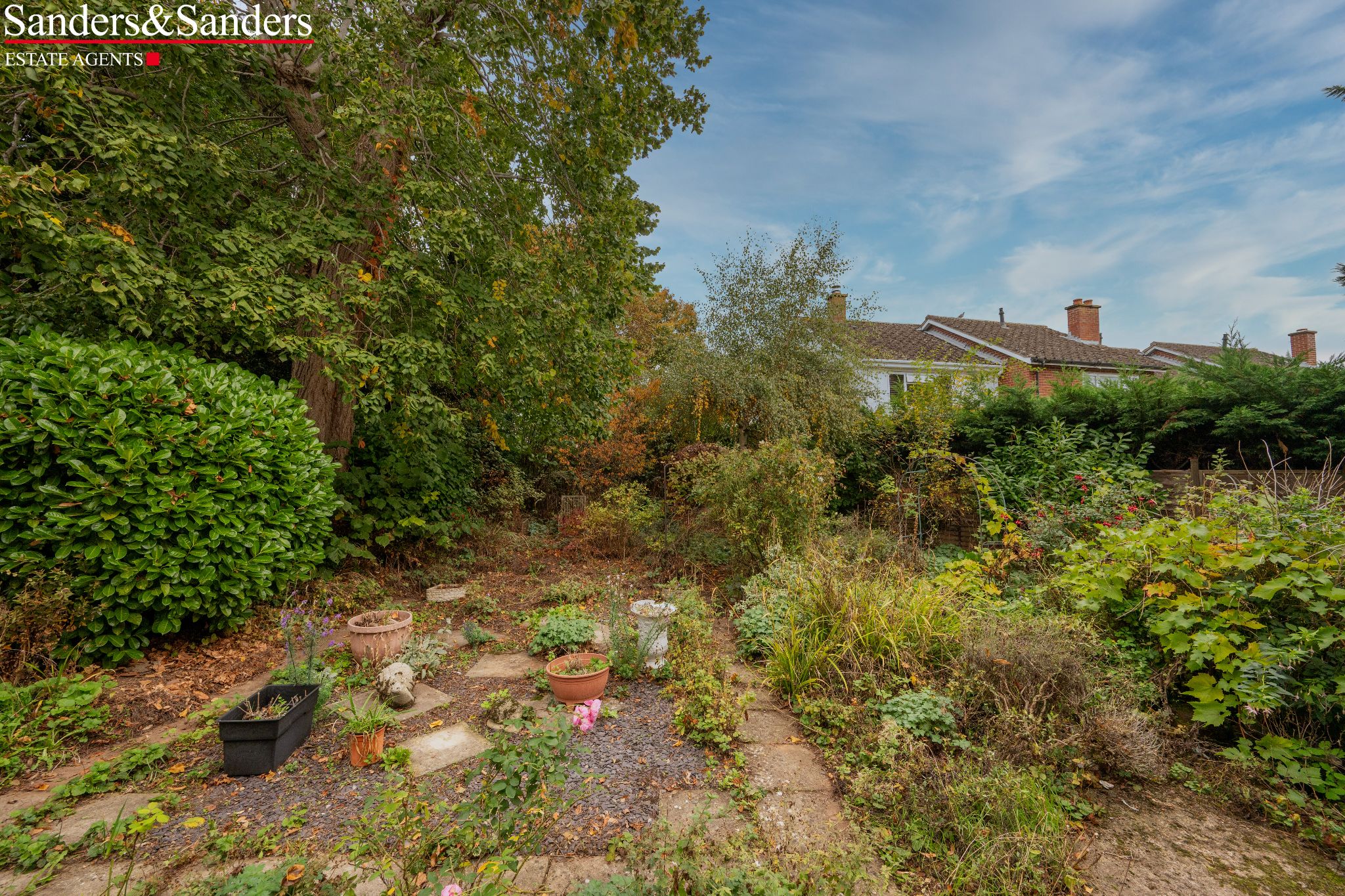 2 bedroom semi-detached house For Sale in Salford Priors, Evesham - Photograph 21