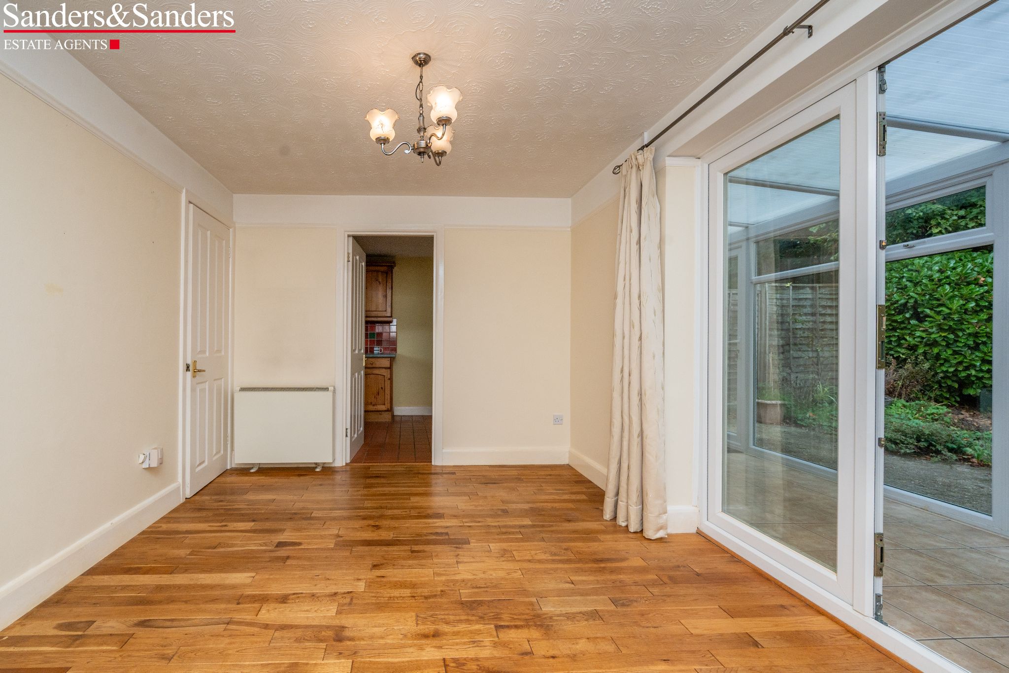 2 bedroom semi-detached house For Sale in Salford Priors, Evesham - Photograph 5
