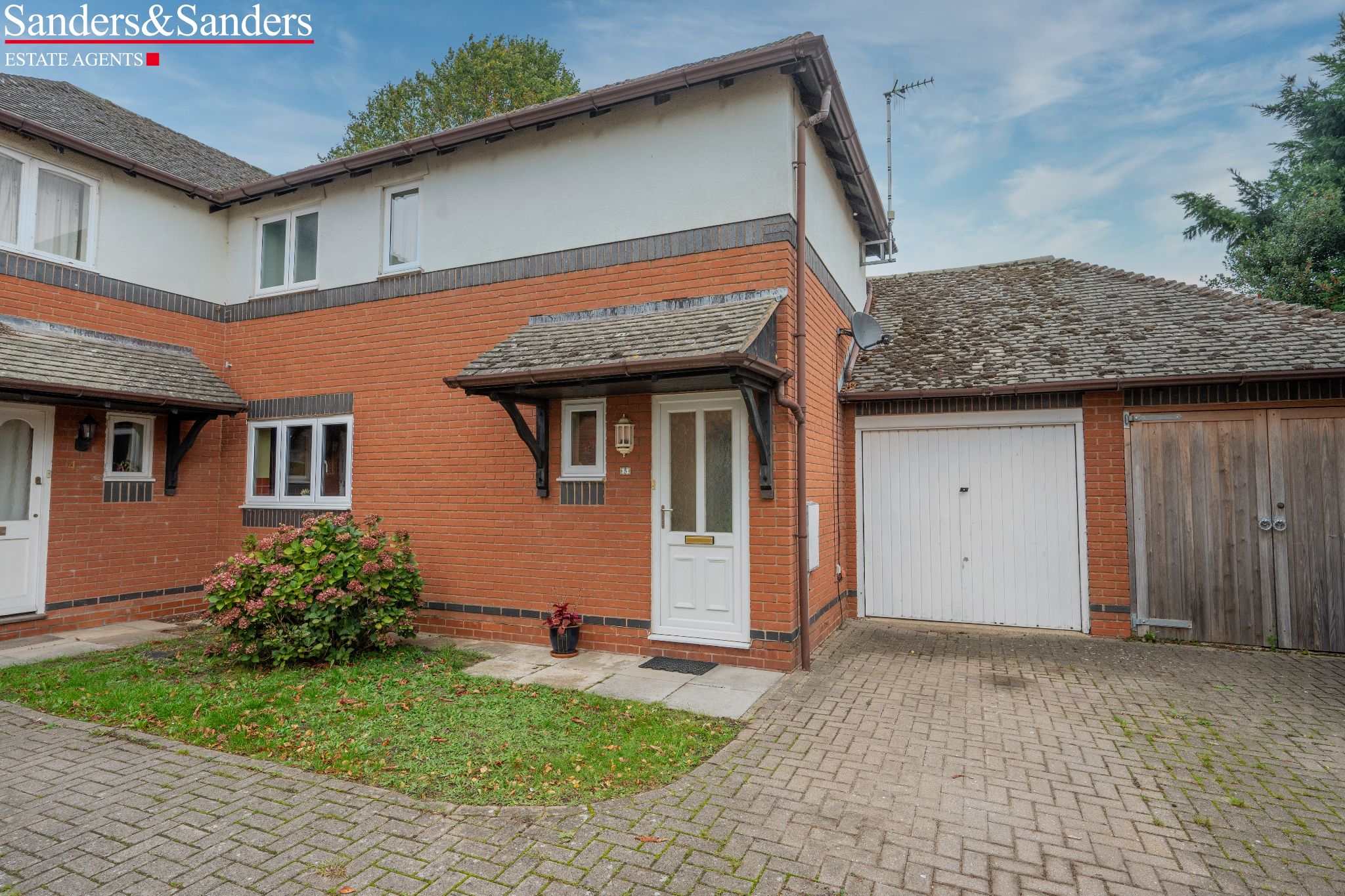 2 bedroom semi-detached house For Sale in Salford Priors, Evesham - Photograph 1