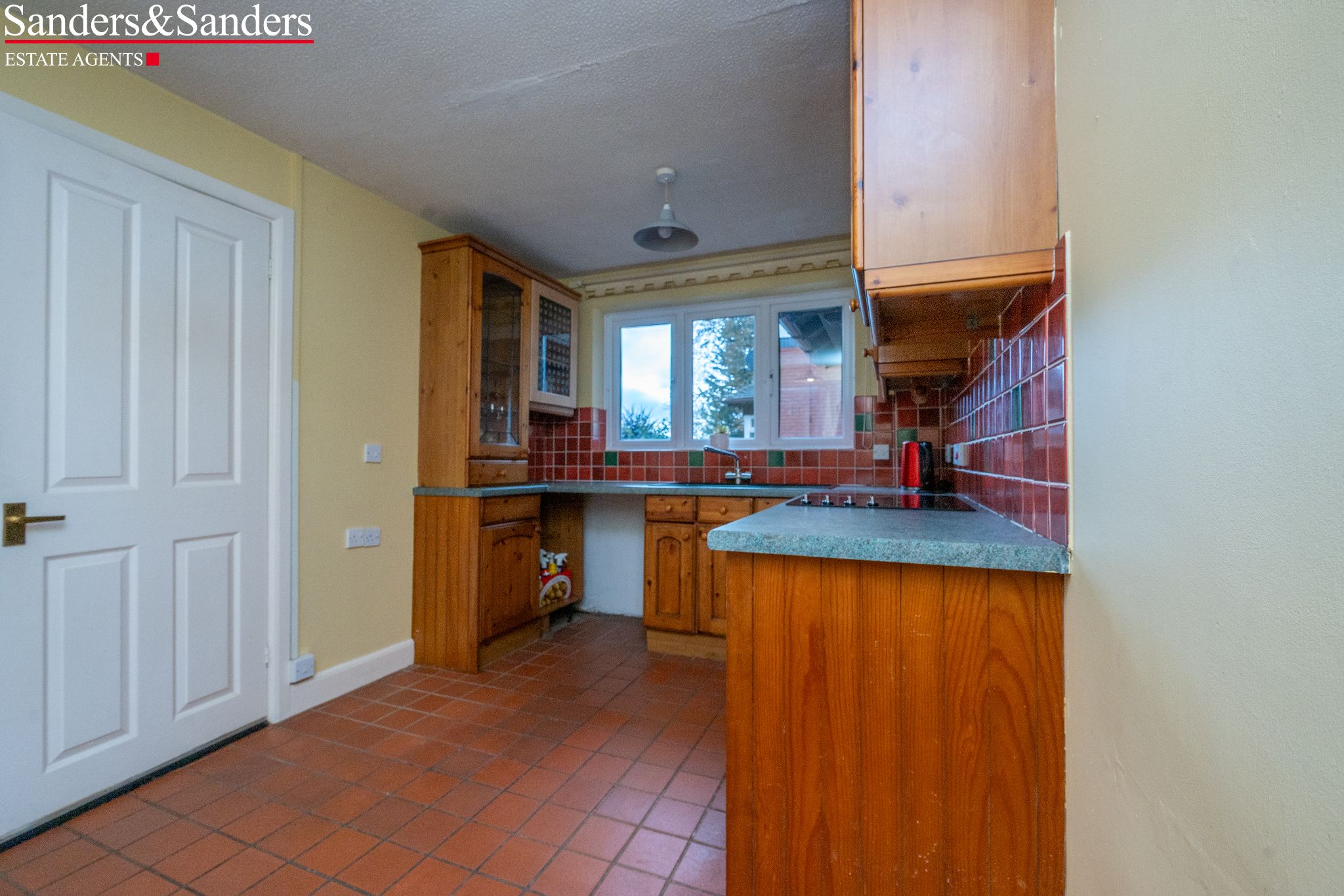 2 bedroom semi-detached house For Sale in Salford Priors, Evesham - Photograph 6