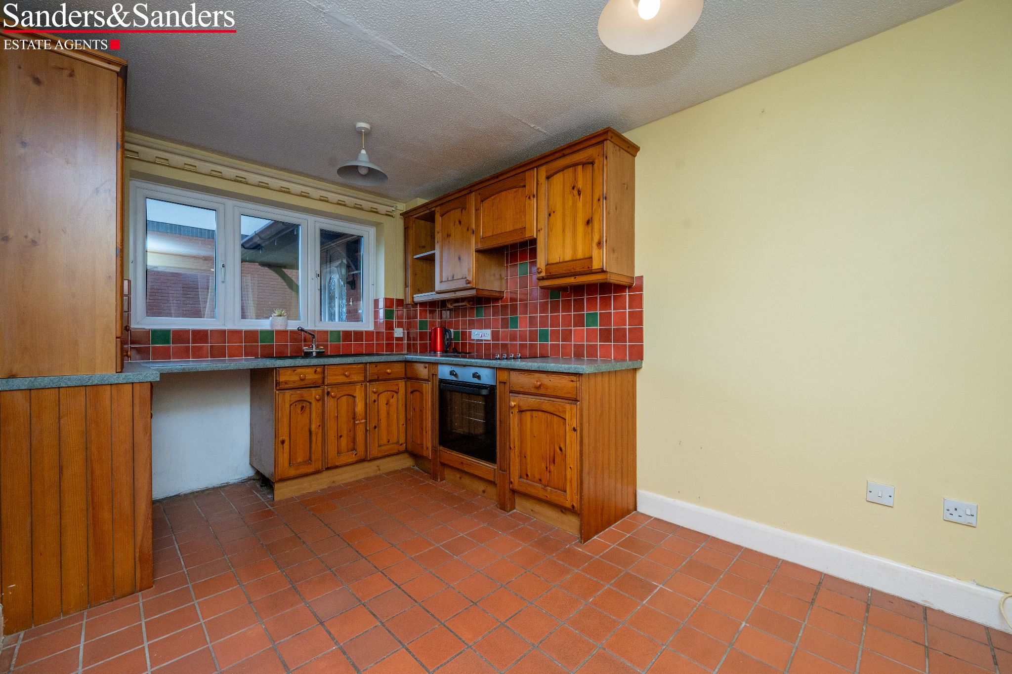 2 bedroom semi-detached house For Sale in Salford Priors, Evesham - Photograph 8