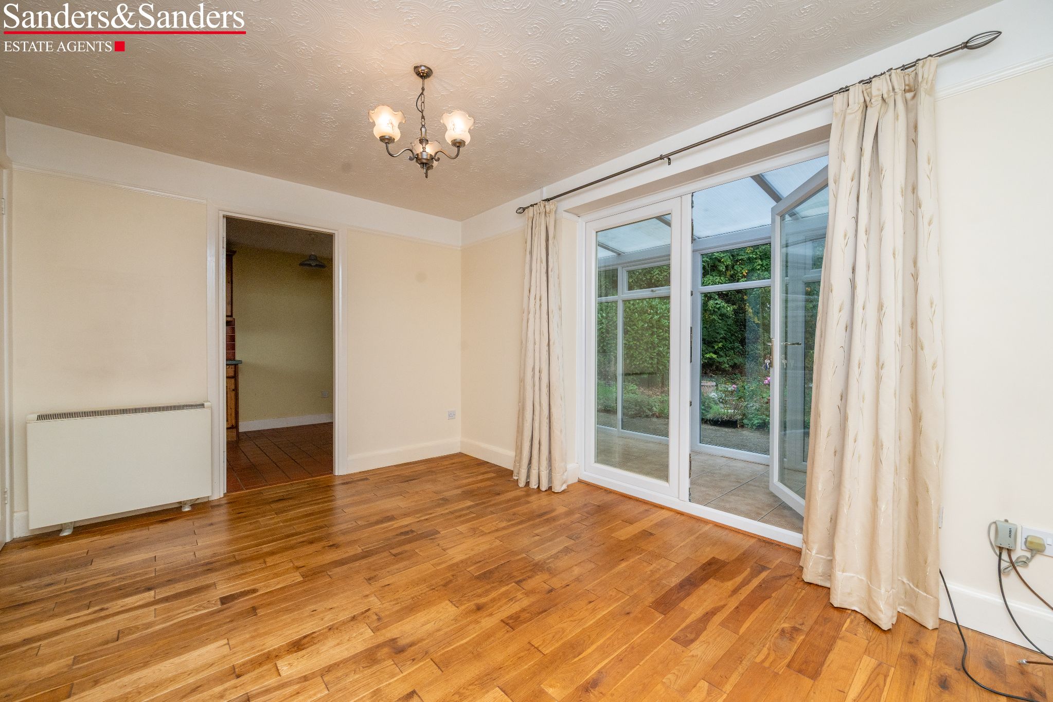 2 bedroom semi-detached house For Sale in Salford Priors, Evesham - Photograph 3
