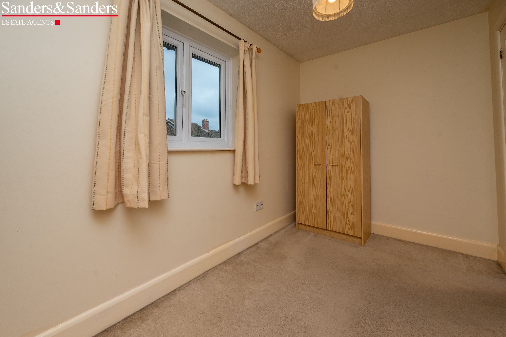 2 bedroom semi-detached house For Sale in Salford Priors, Evesham - Photograph 16