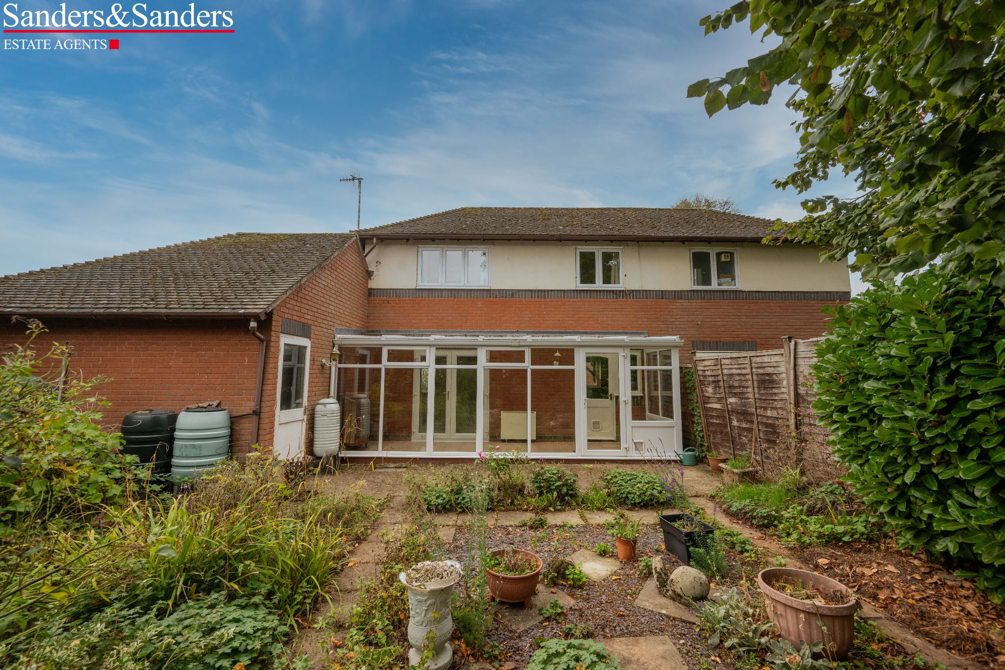2 bedroom semi-detached house For Sale in Salford Priors, Evesham - Photograph 22