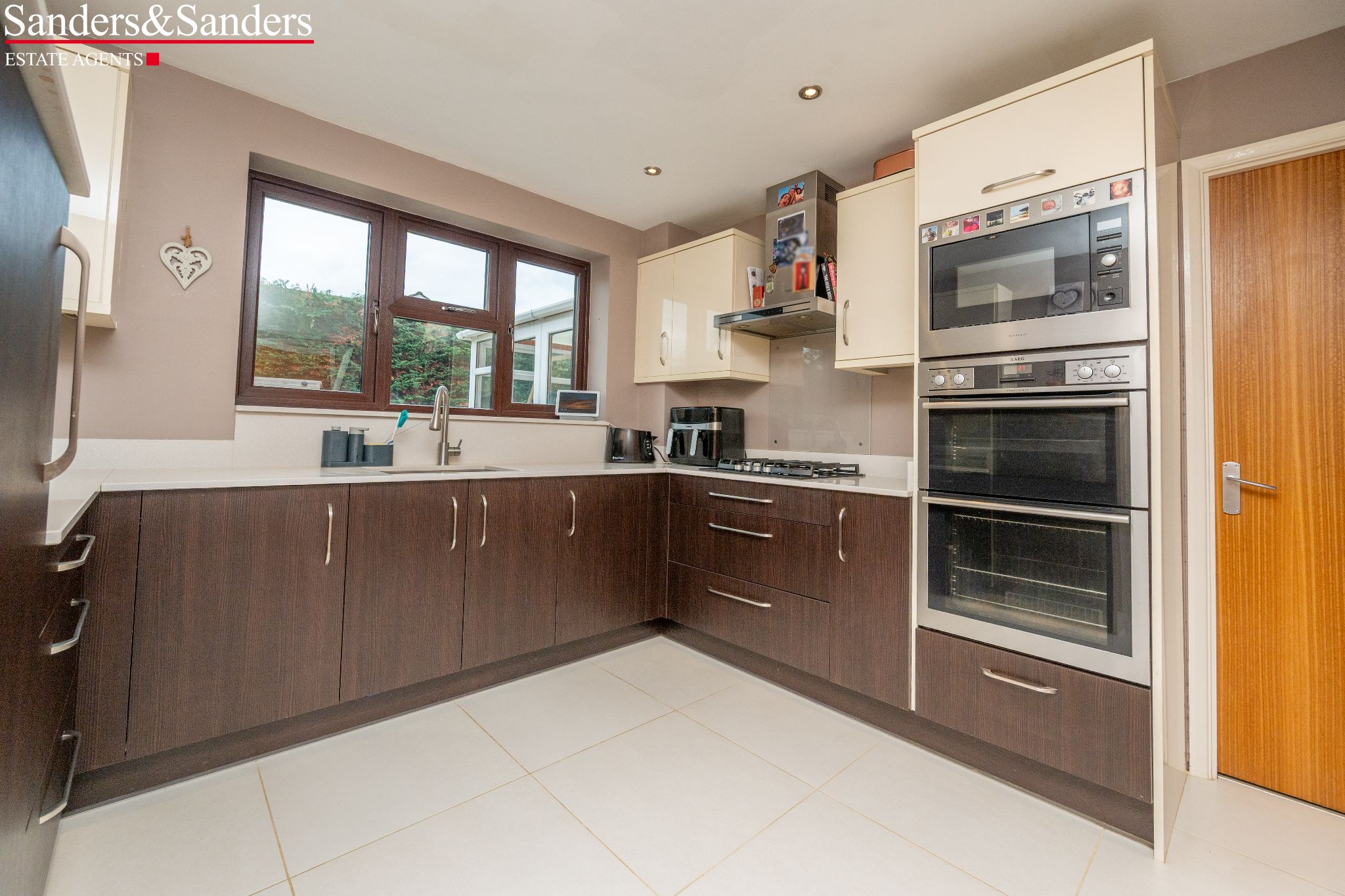 4 bedroom detached house For Sale in Bidford-on-avon, Alcester - Photograph 12