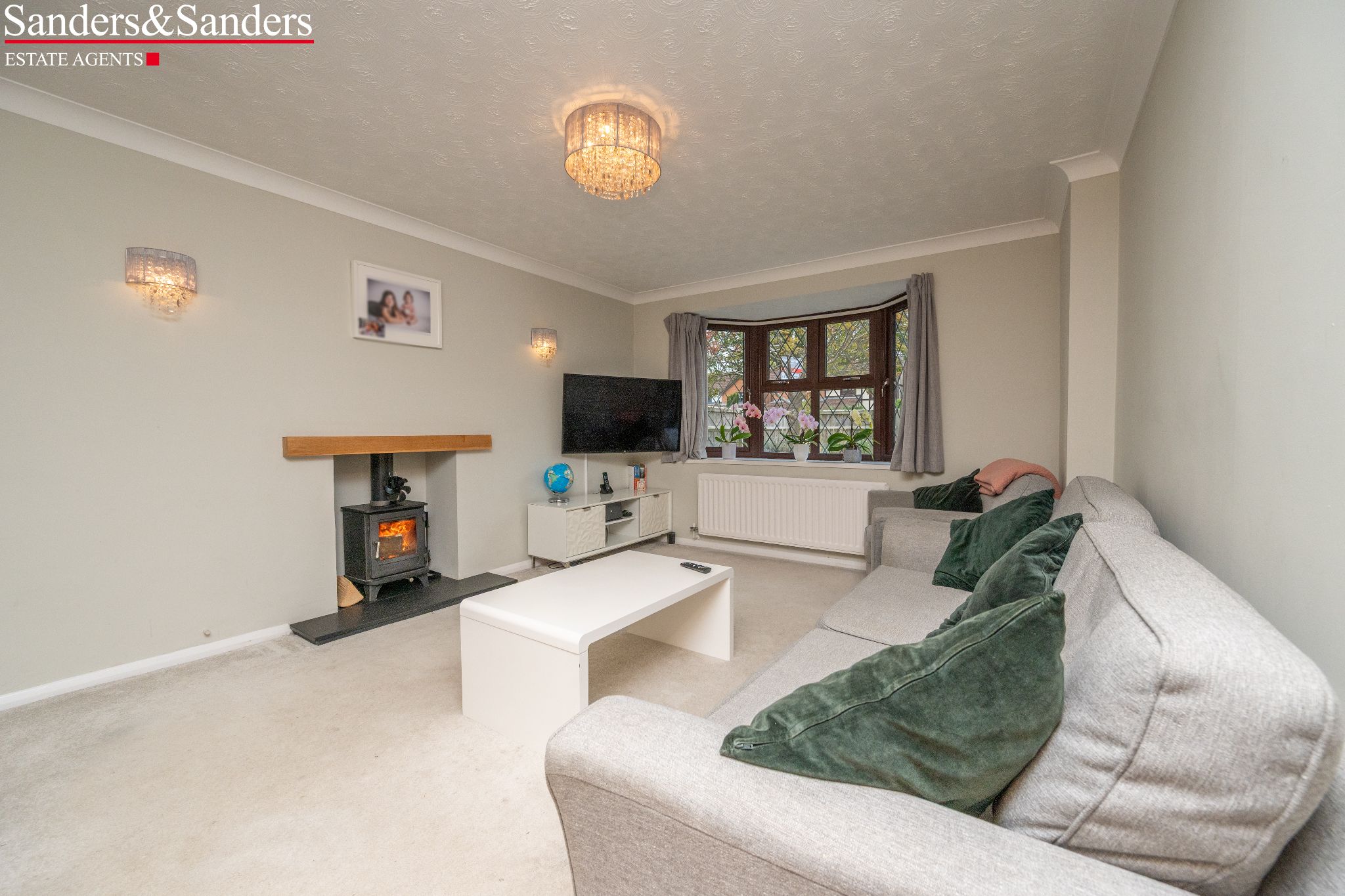 4 bedroom detached house For Sale in Bidford-on-avon, Alcester - Photograph 4