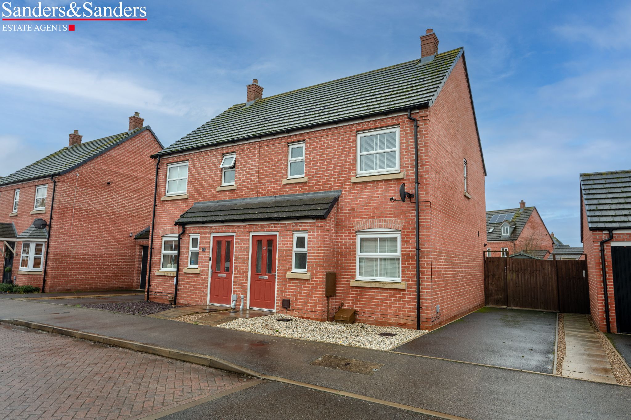3 bedroom semi-detached house To Let in Bidford On Avon, Alcester - Photograph 1
