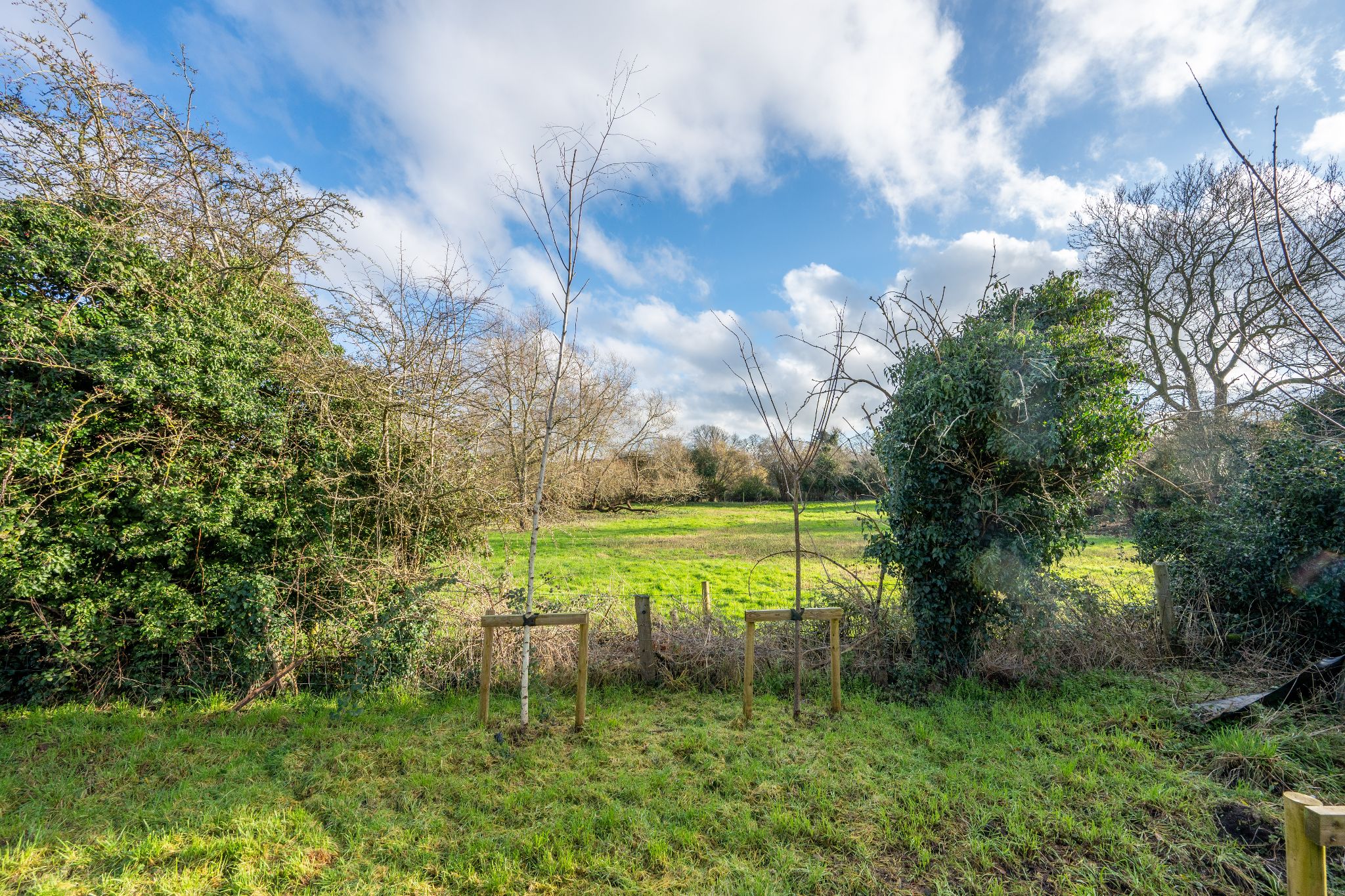2 bedroom semi-detached house For Sale in Alcester Park, Alcester - Property photograph