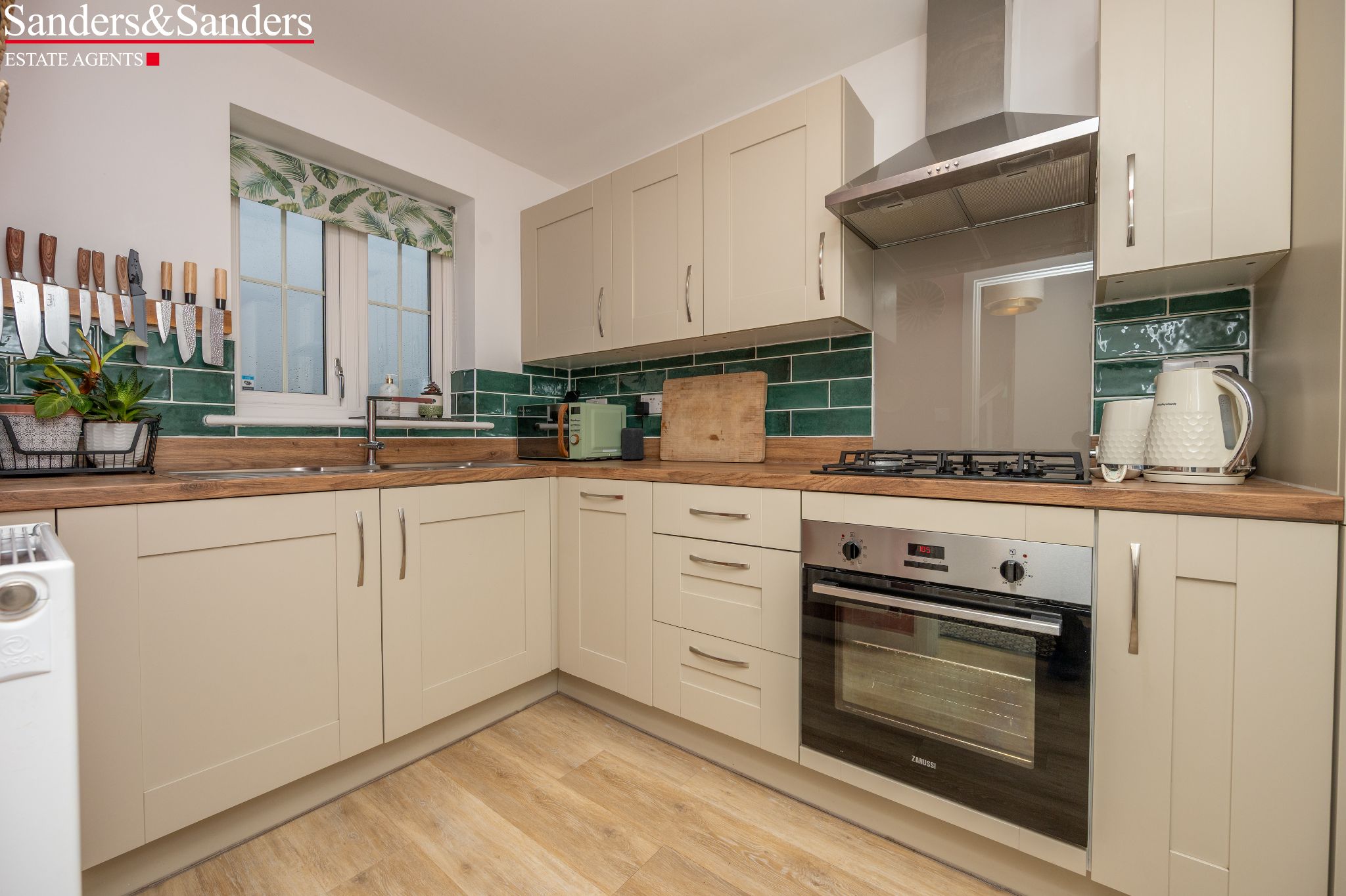 2 bedroom semi-detached house For Sale Stratford-upon-avon - Property photograph