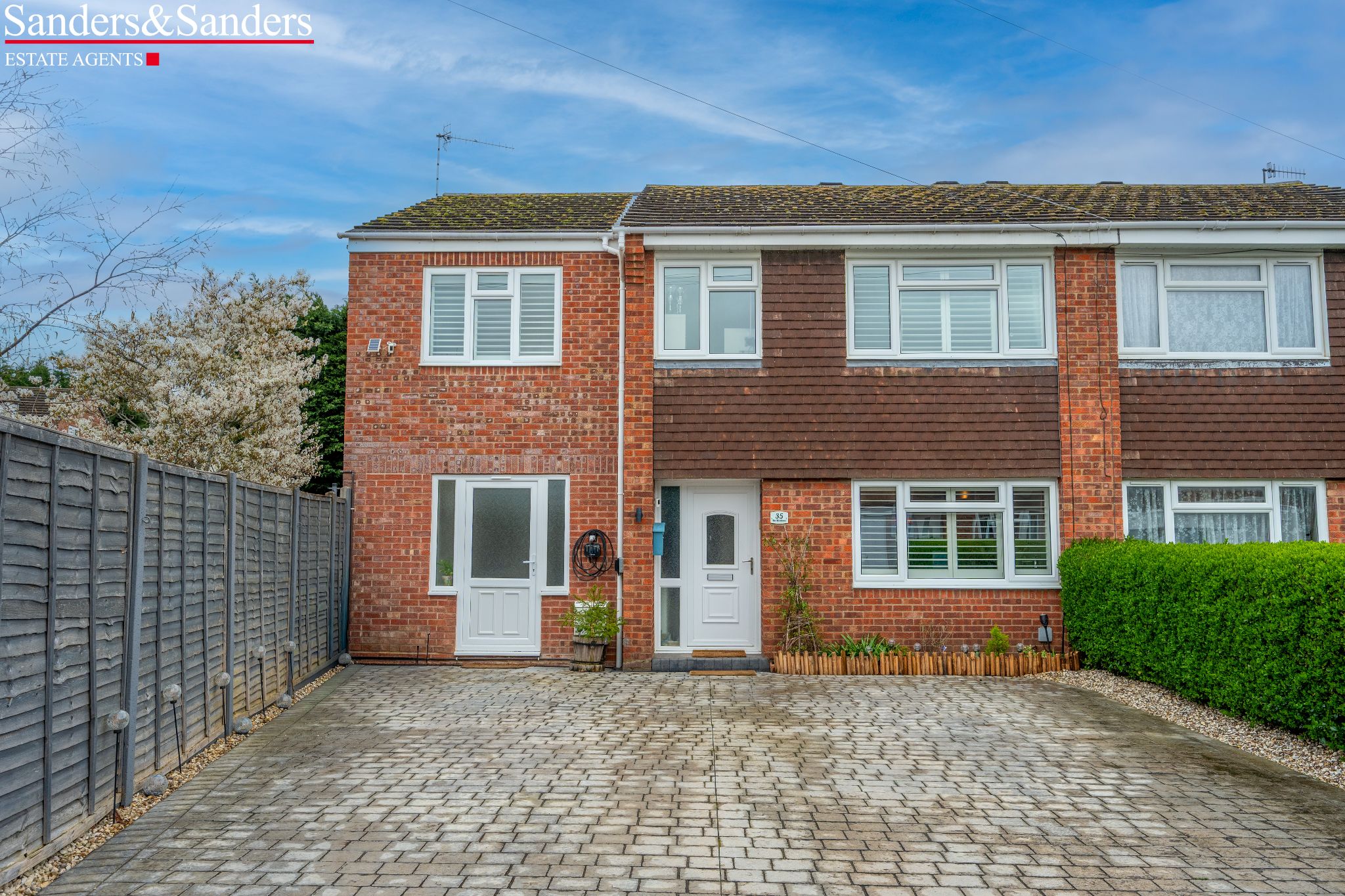 5 bedroom semi-detached house For Sale in Bidford-on-avon, Alcester - Photograph 1