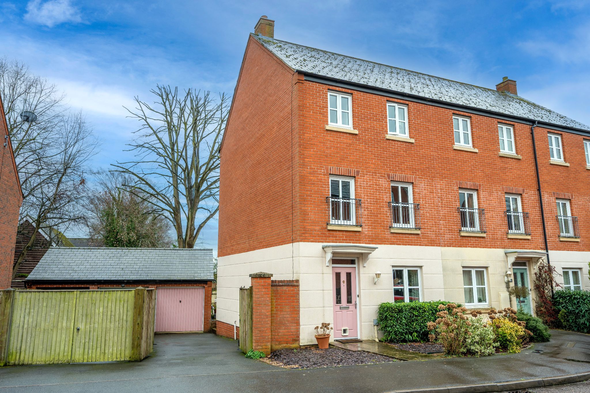 4 bedroom end terraced house For Sale in Bidford-on-avon, Alcester - Photograph 1