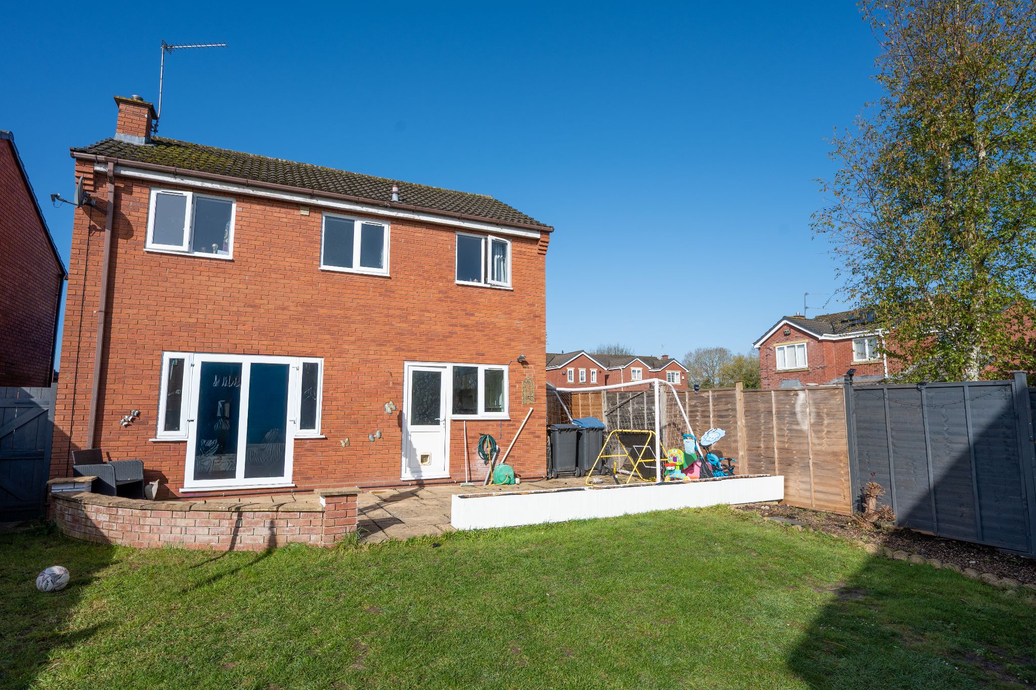4 bedroom detached house For Sale Alcester - Property photograph