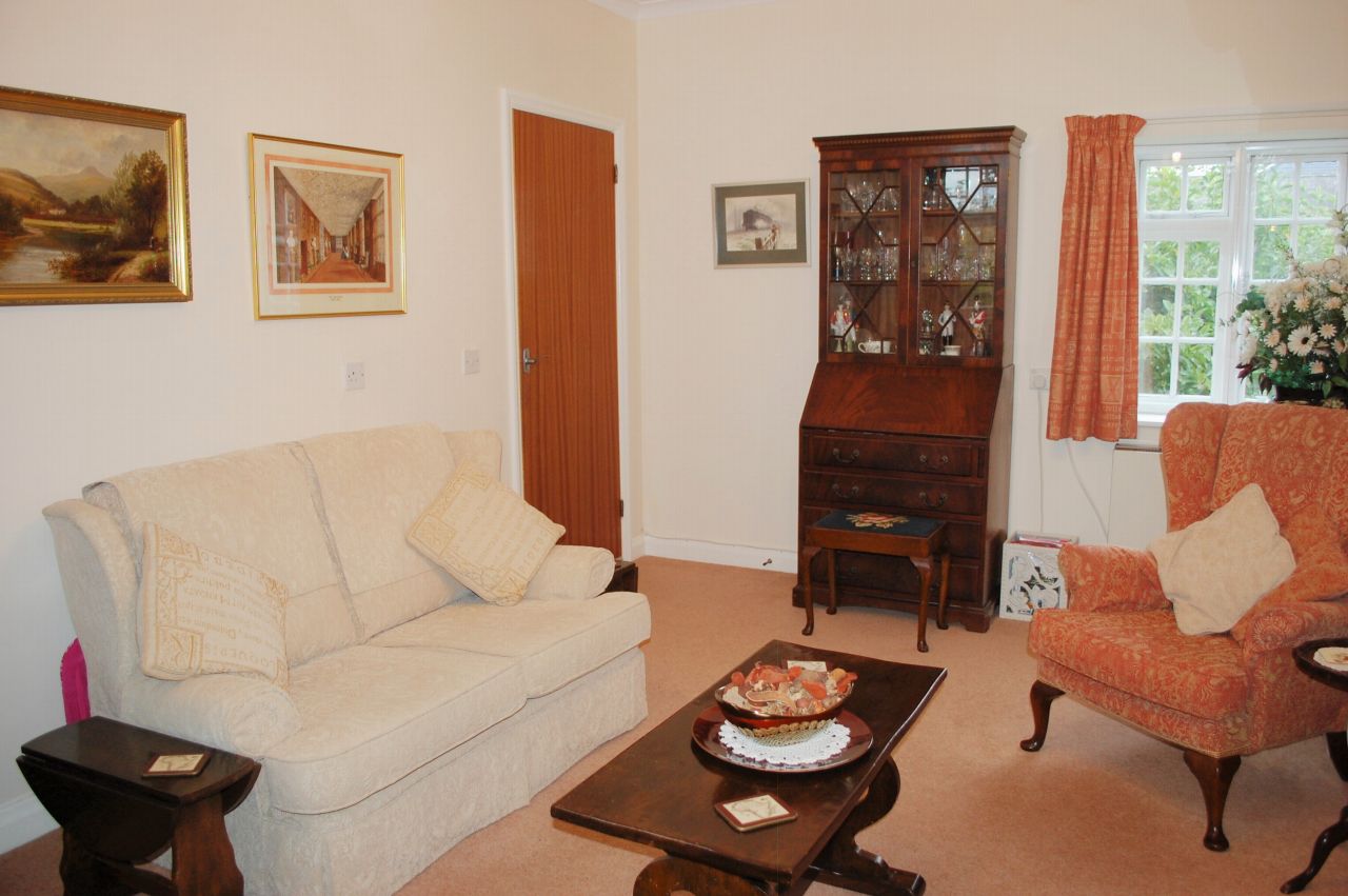 2 bedroom flat flat/apartment For Sale Alcester - Photograph 3