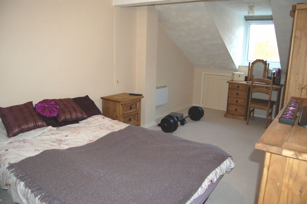 1 bedroom duplex flat/apartment To Let Bidford On Avon - Photograph 5