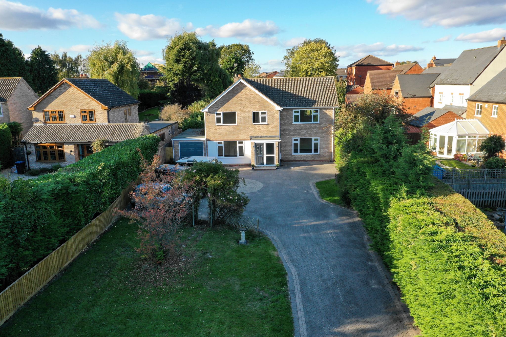 4 bedroom detached house SSTC in Bidford-on-avon, Alcester - Photograph 23