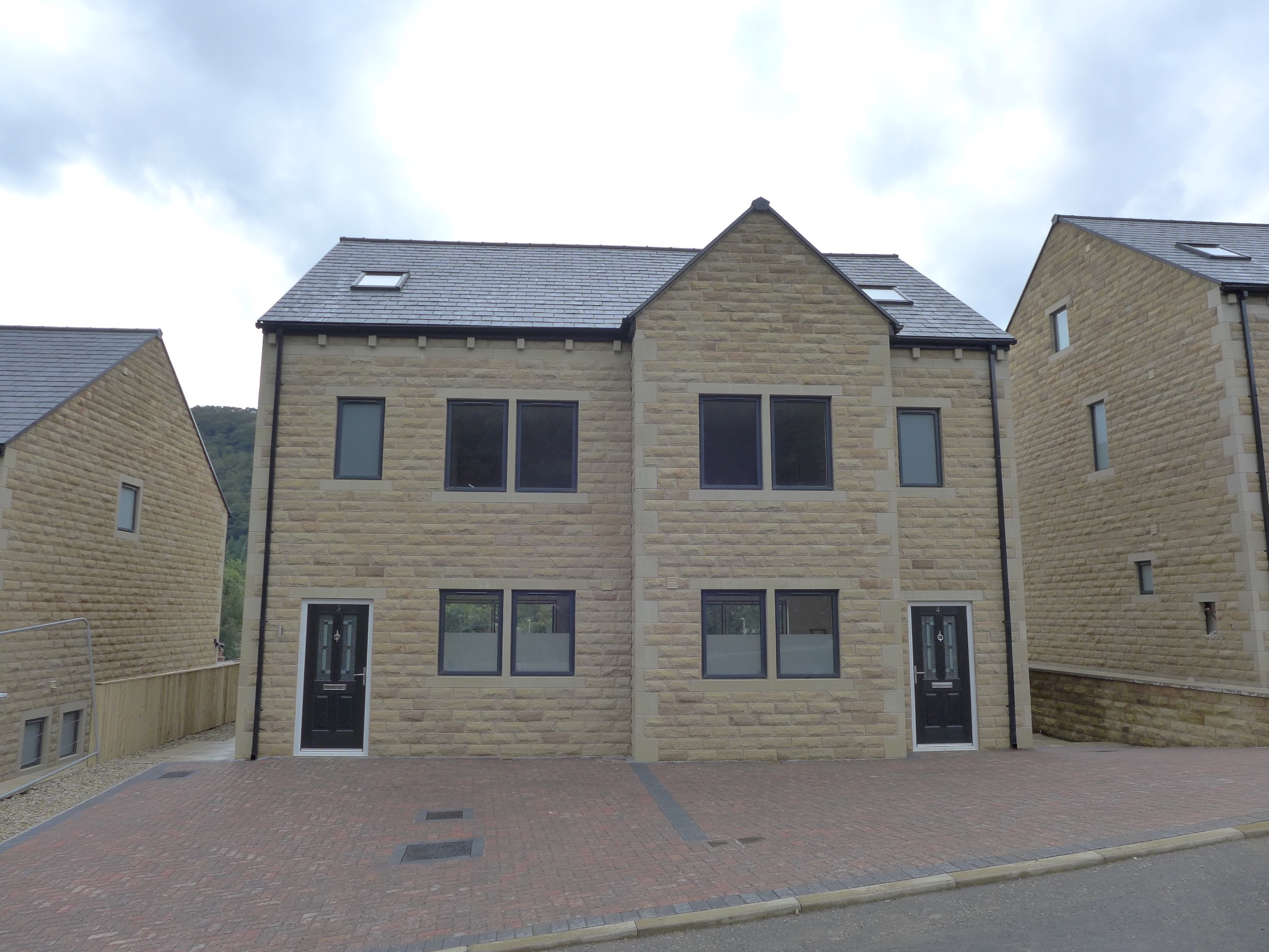 3 bedroom semi-detached house For Sale in Todmorden - Photograph 1.