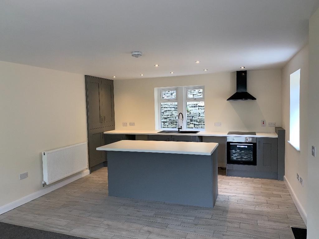 2 bedroom semi-detached house For Sale in Todmorden - Photograph 1.