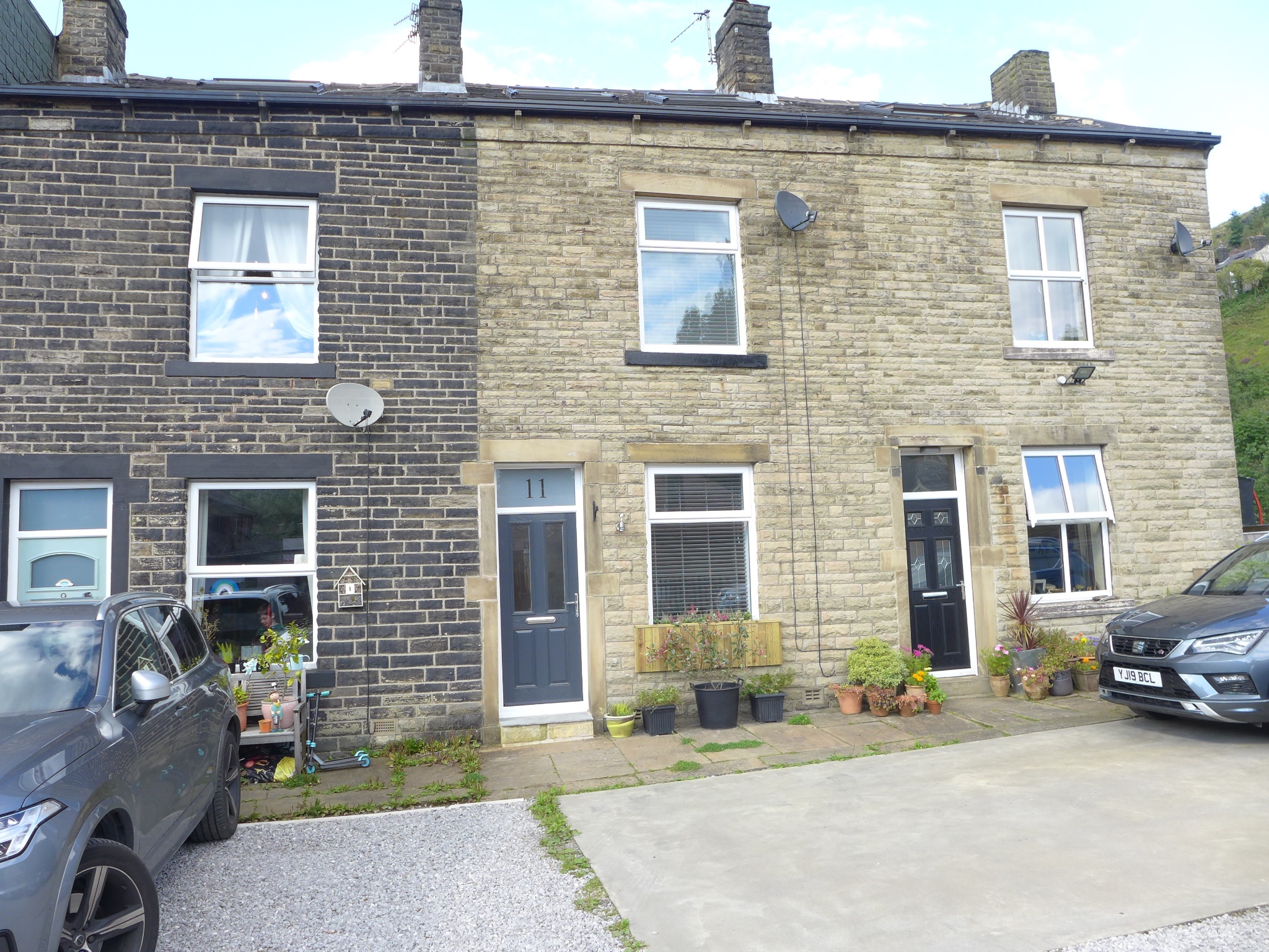 3 bedroom mid terraced house For Sale in Todmorden - Photograph 1.