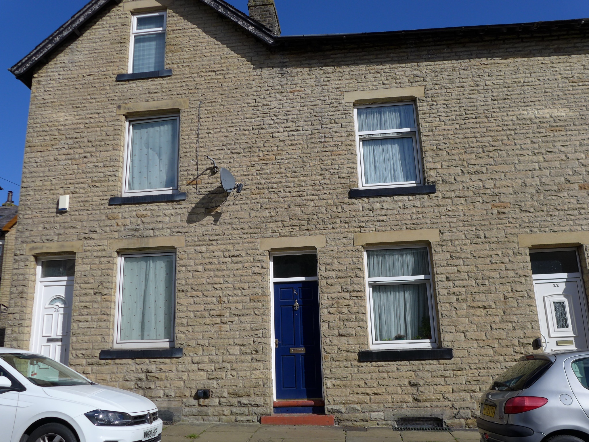 3 bedroom mid terraced house For Sale in Todmorden - Photograph 1.