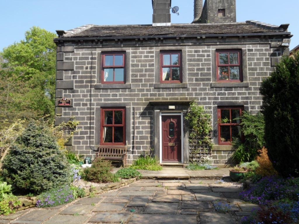3 bedroom detached house For Sale in Calderdale - Photograph 1.